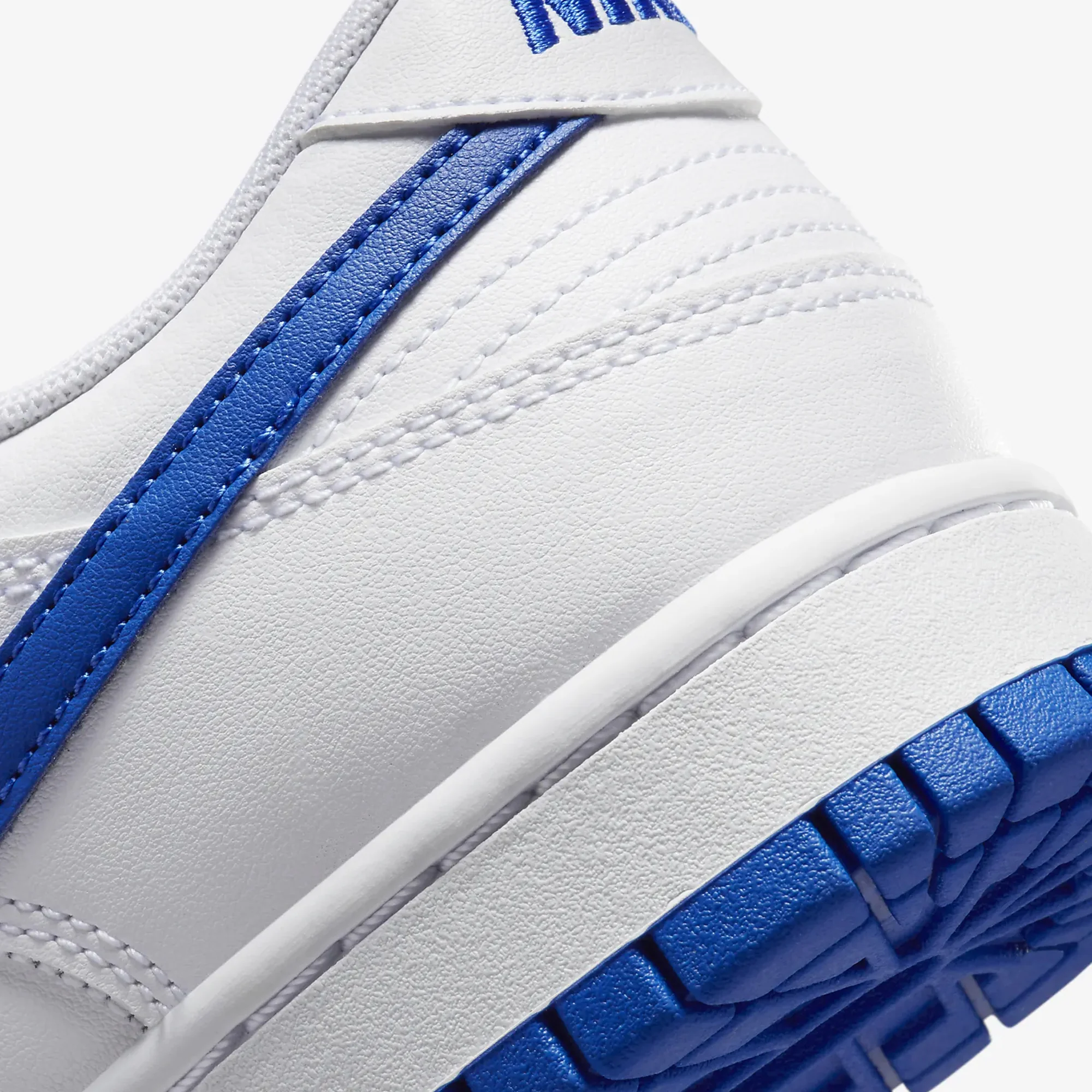 Nike | DUNK LOW RETRO { WHITE/HYPER ROYAL - Image 5