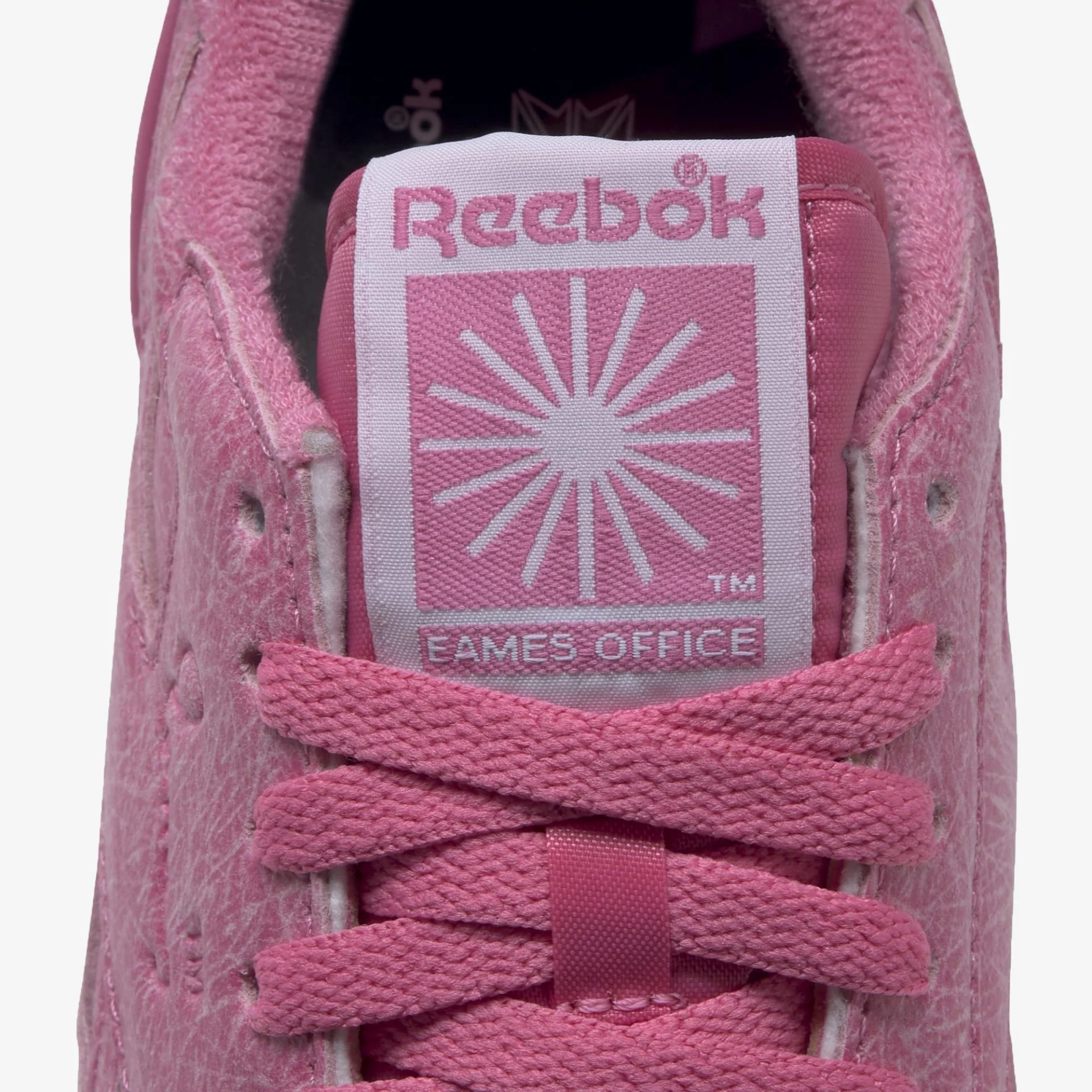 Reebok | EAMES CLASSIC LEATHER { ASTRO PINK - Image 4