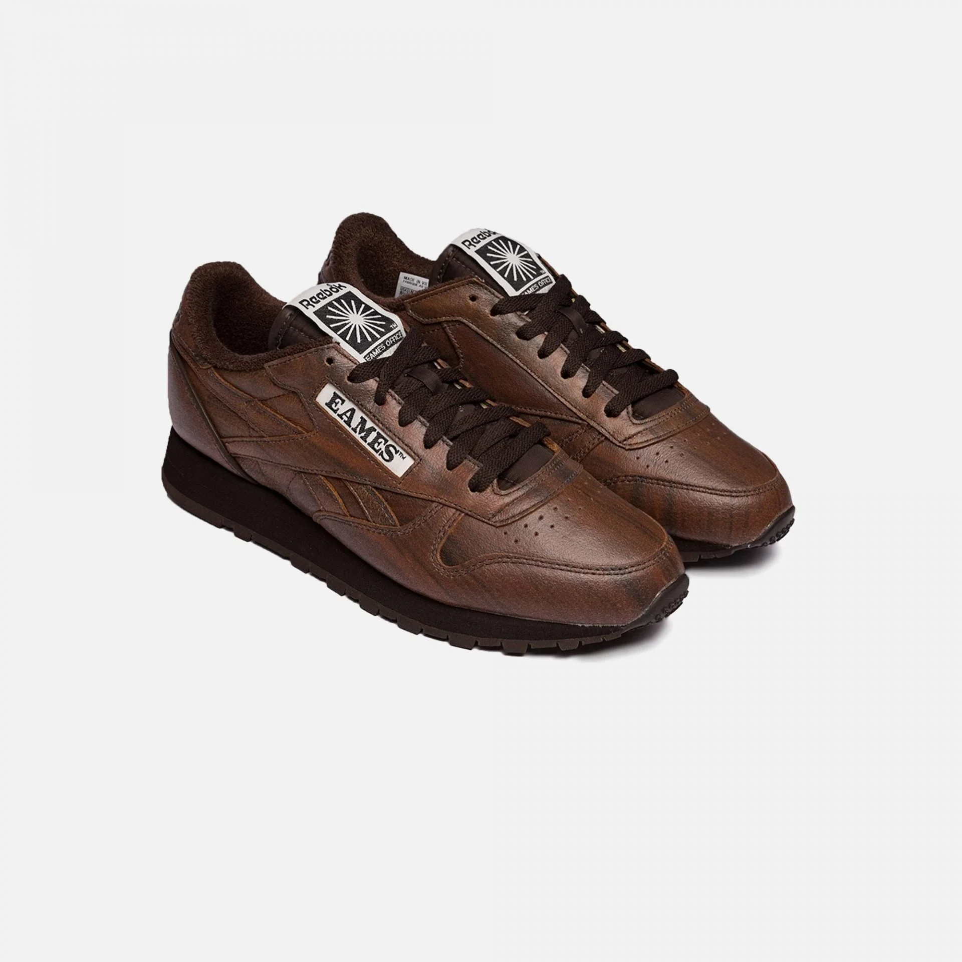 Reebok | EAMES CLASSIC LEATHER { DARK BROWN - Image 2