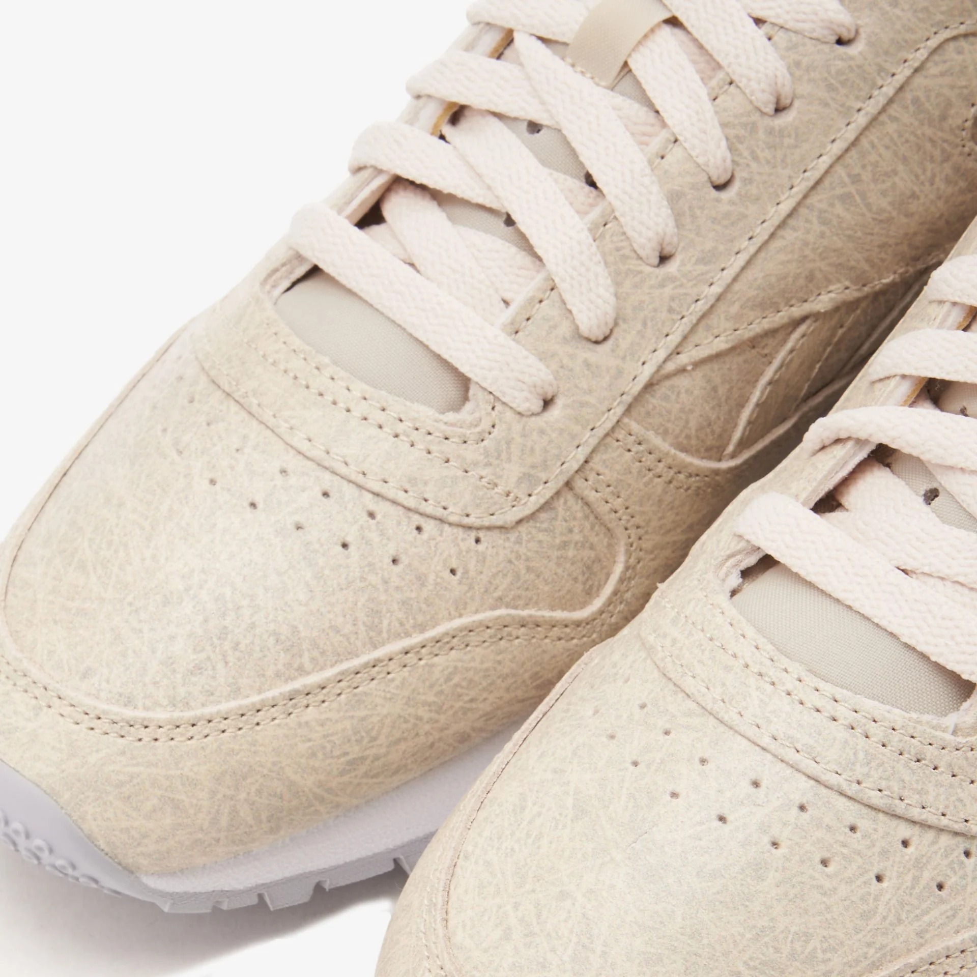 Reebok | EAMES CLASSIC LEATHER { SANDTRAP - Image 5