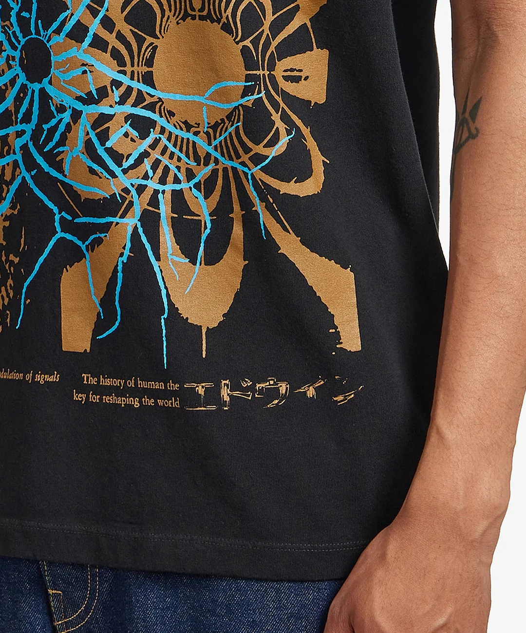 EDWIN | ANALOGUE METAPHOR T-SHIRT { BLACK - Image 5