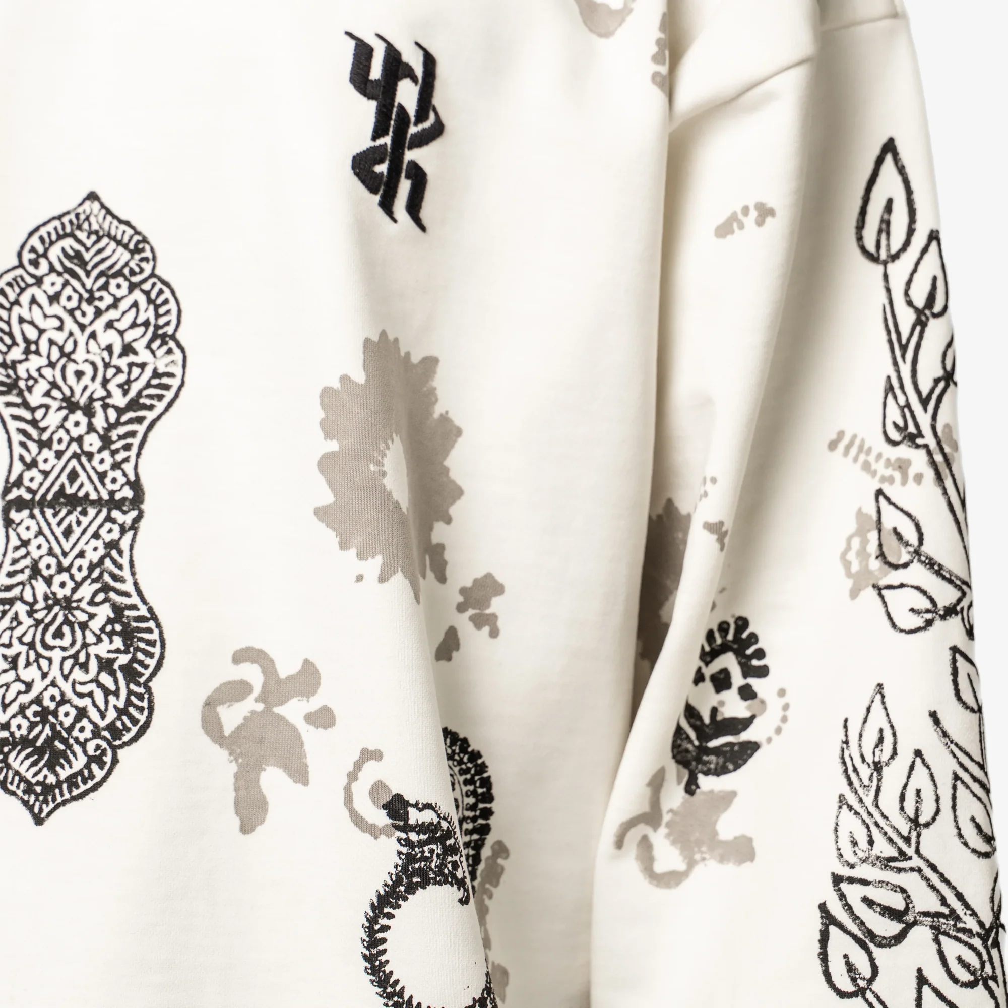 F A R A K | RAANJHA BLOCKPRINTED SWEATSHIRT { WHITE - Image 4