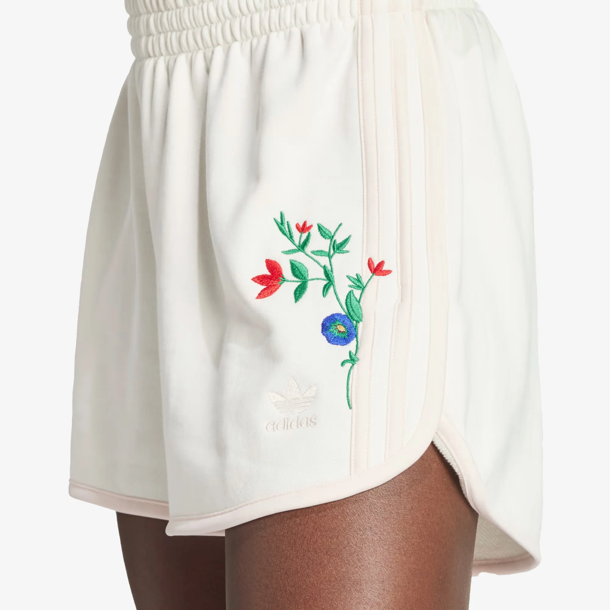 Adidas Originals | FASHION GRAPHICS FLORAL SHORTS { CLOUD WHITE - Image 4
