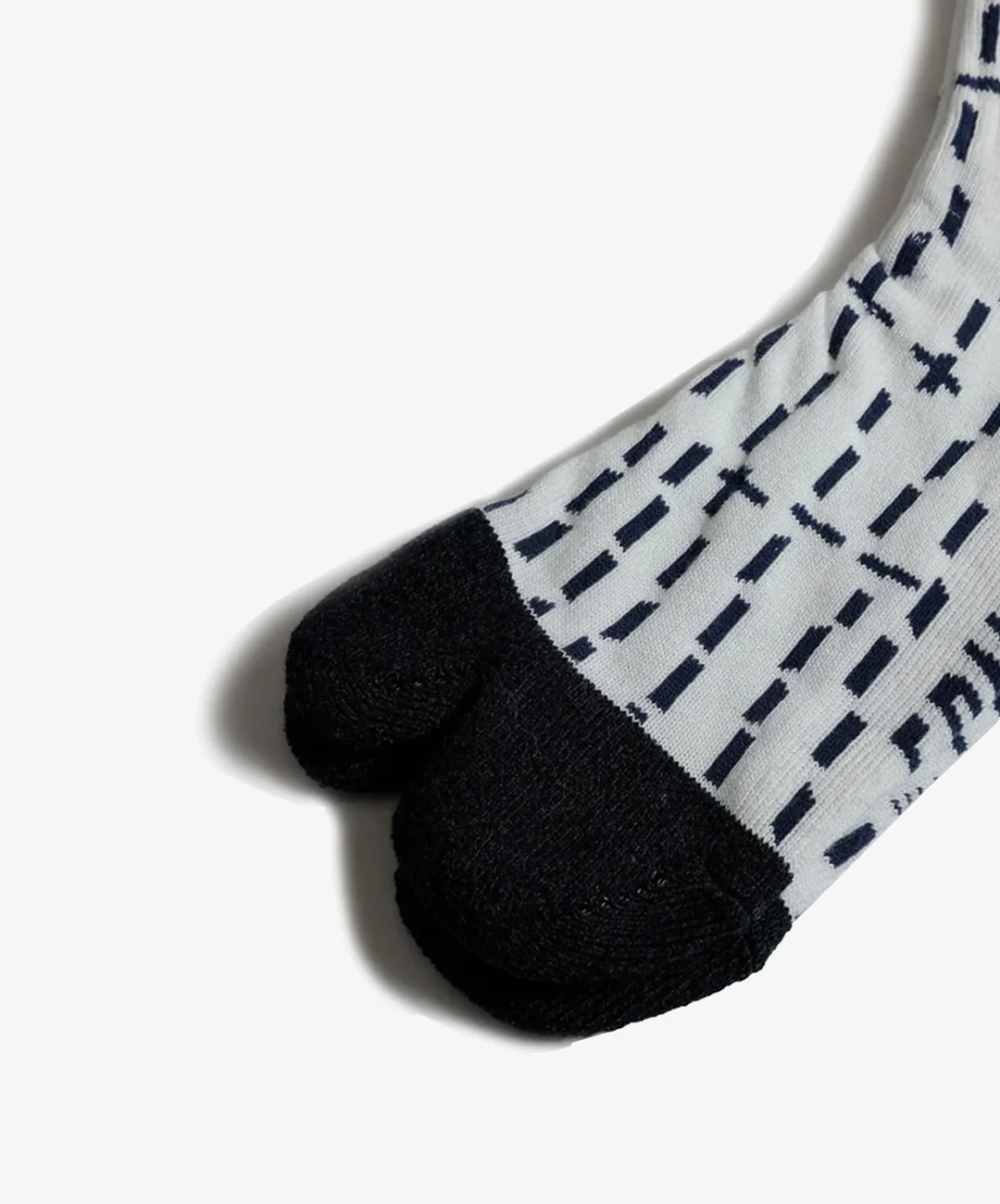 FDMTL | TABI SOCKS { WHITE - Image 3