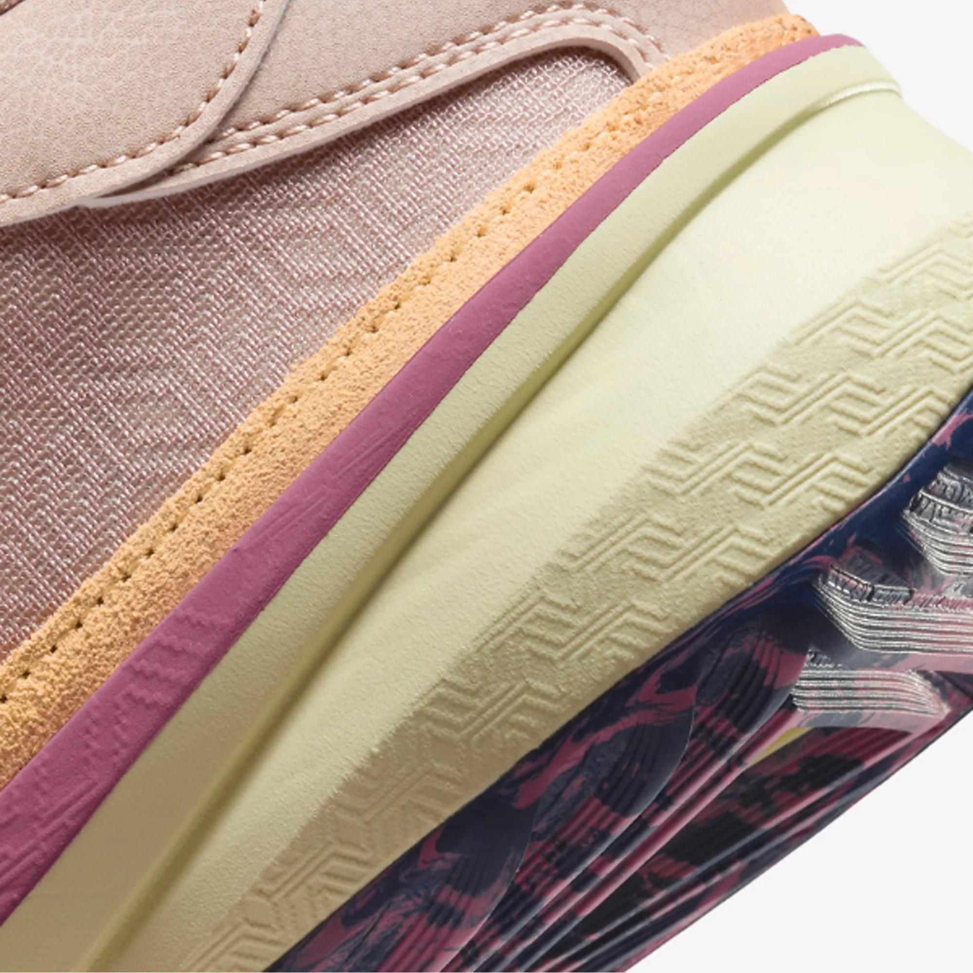 Nike | GIANNIS ANTETOKOUNMPO FREAK 5 EP { FOSSIL STONE/CELESTIAL GOLD-ALABASTER - Image 4
