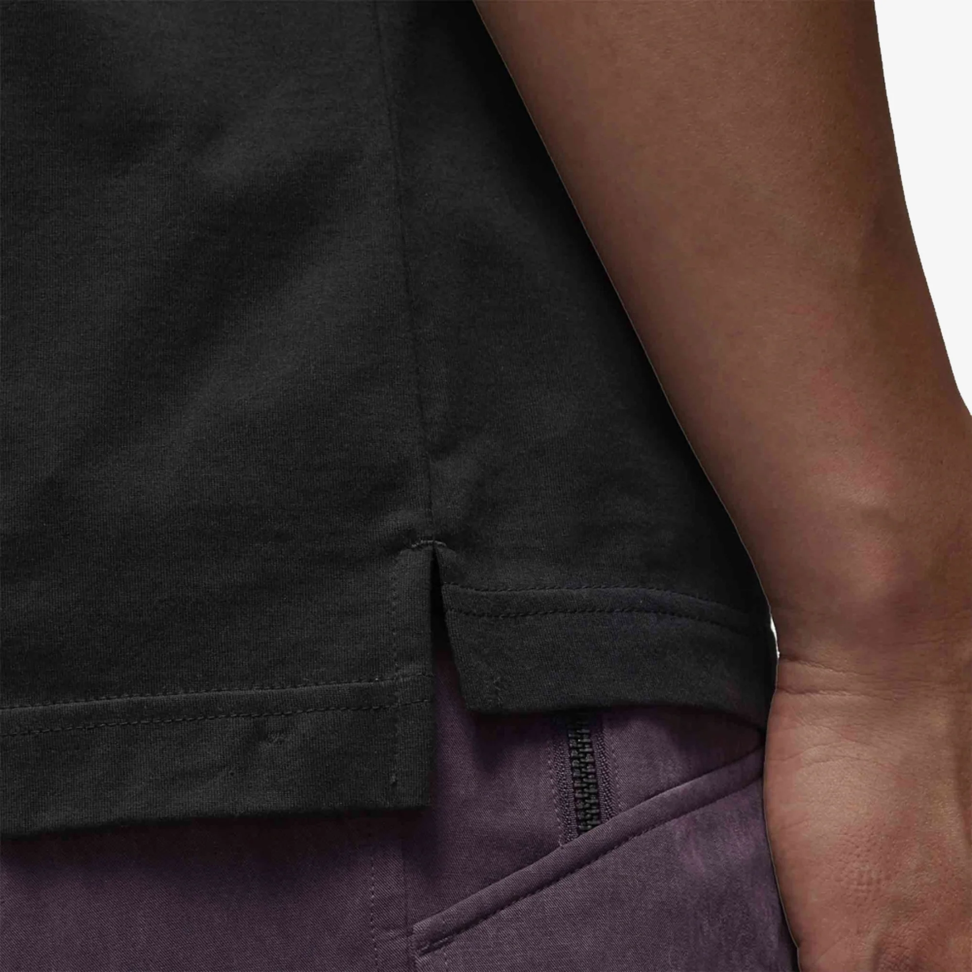 Y-3 | GRAPHIC SHORT SLEEVE TEE { BLACK - Image 5