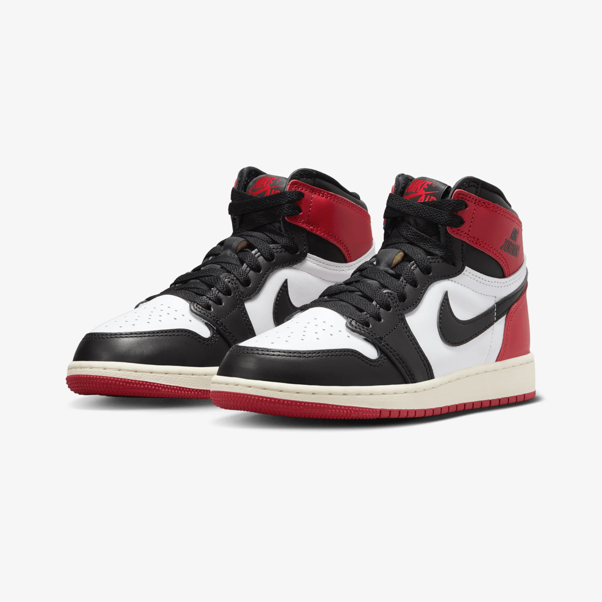 JORDAN | AIR JORDAN 1 HIGH OG (GS) "BLACK TOE" { WHITE/BLACK-VARSITY RED-SAIL - Image 3