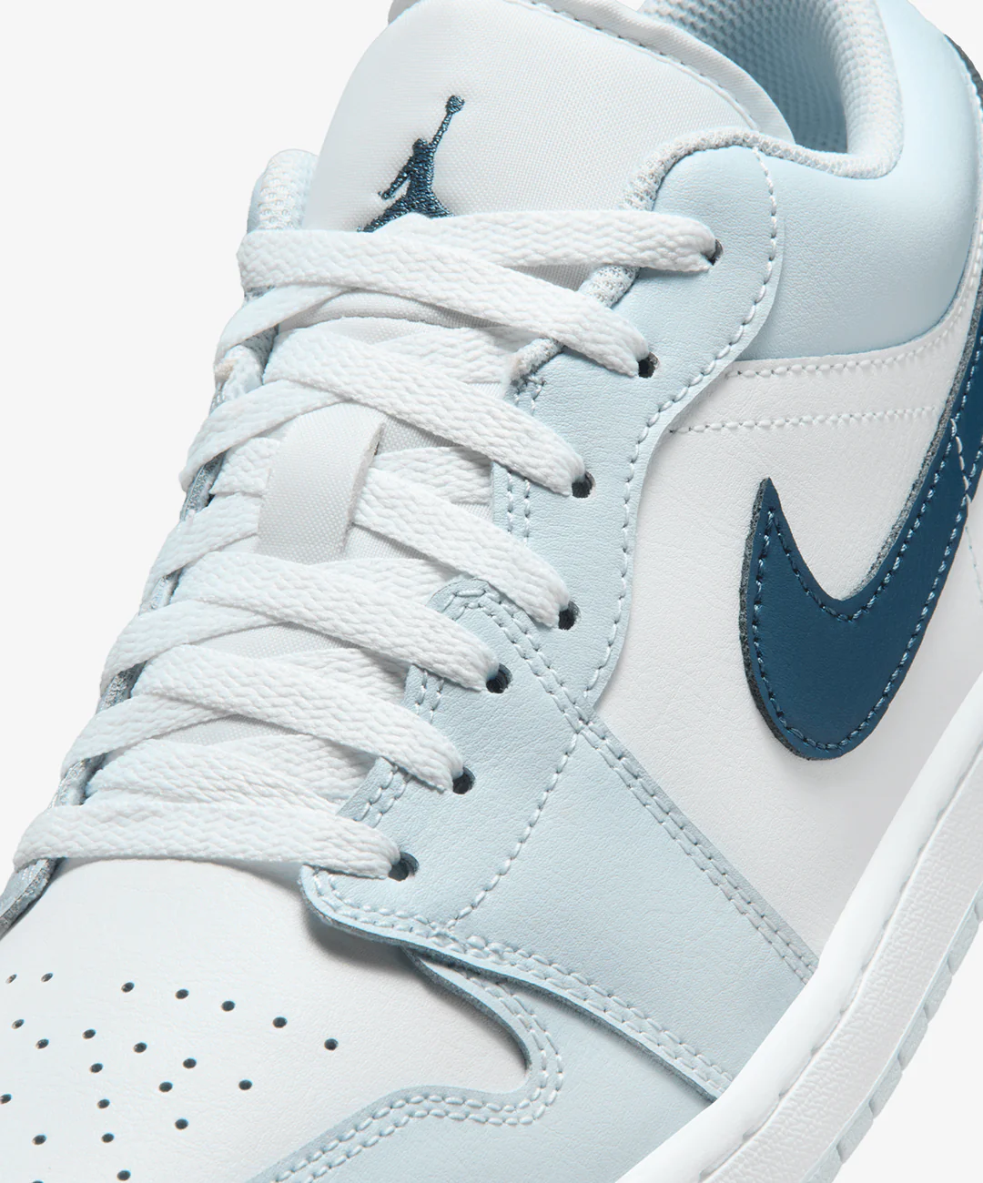 JORDAN | AIR JORDAN 1 LOW { AURA/SQUADRON BLUE-WHITE - Image 5