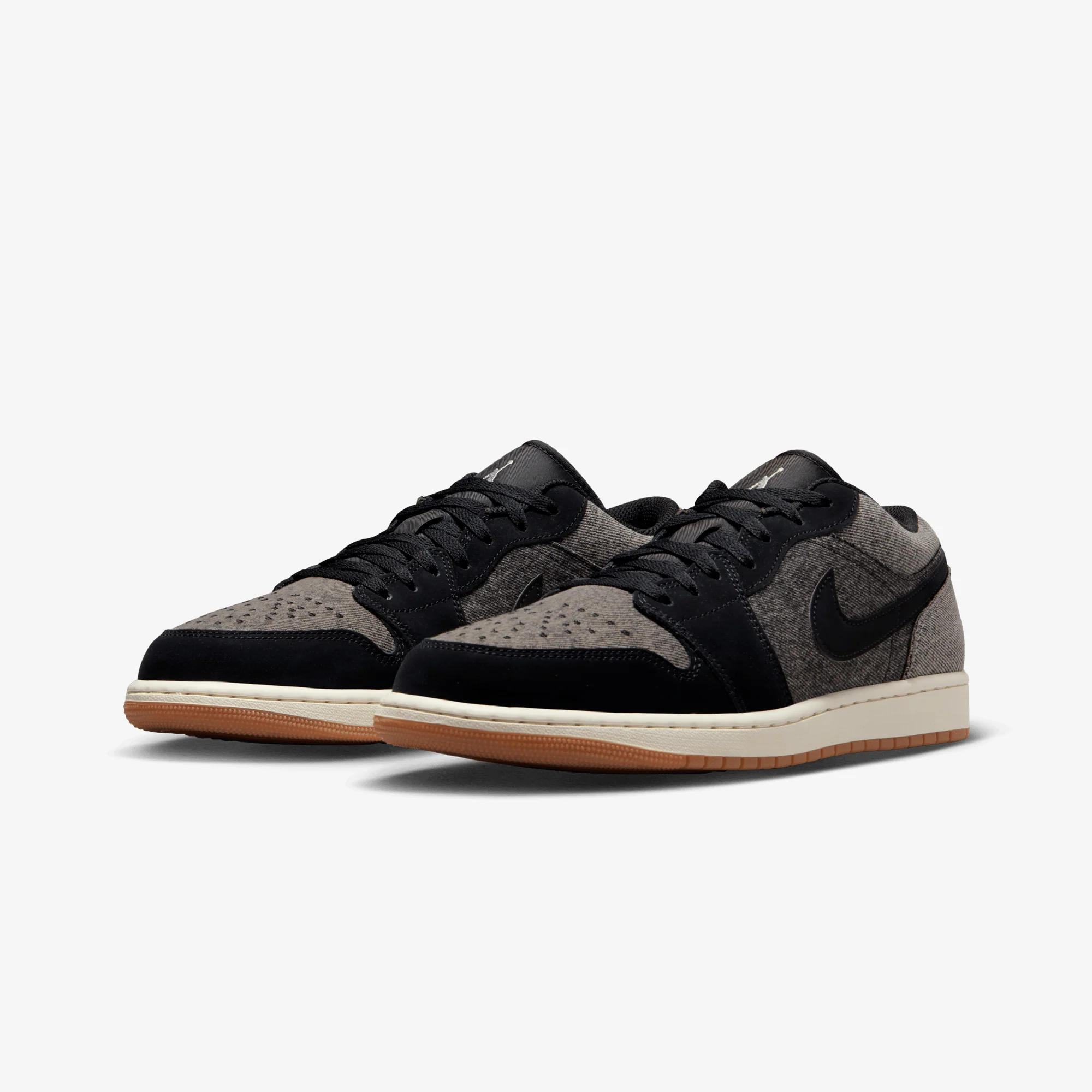 JORDAN | AIR JORDAN 1 LOW { BLACK/BLACK-LT SMOKE GREY-SAIL - Image 3