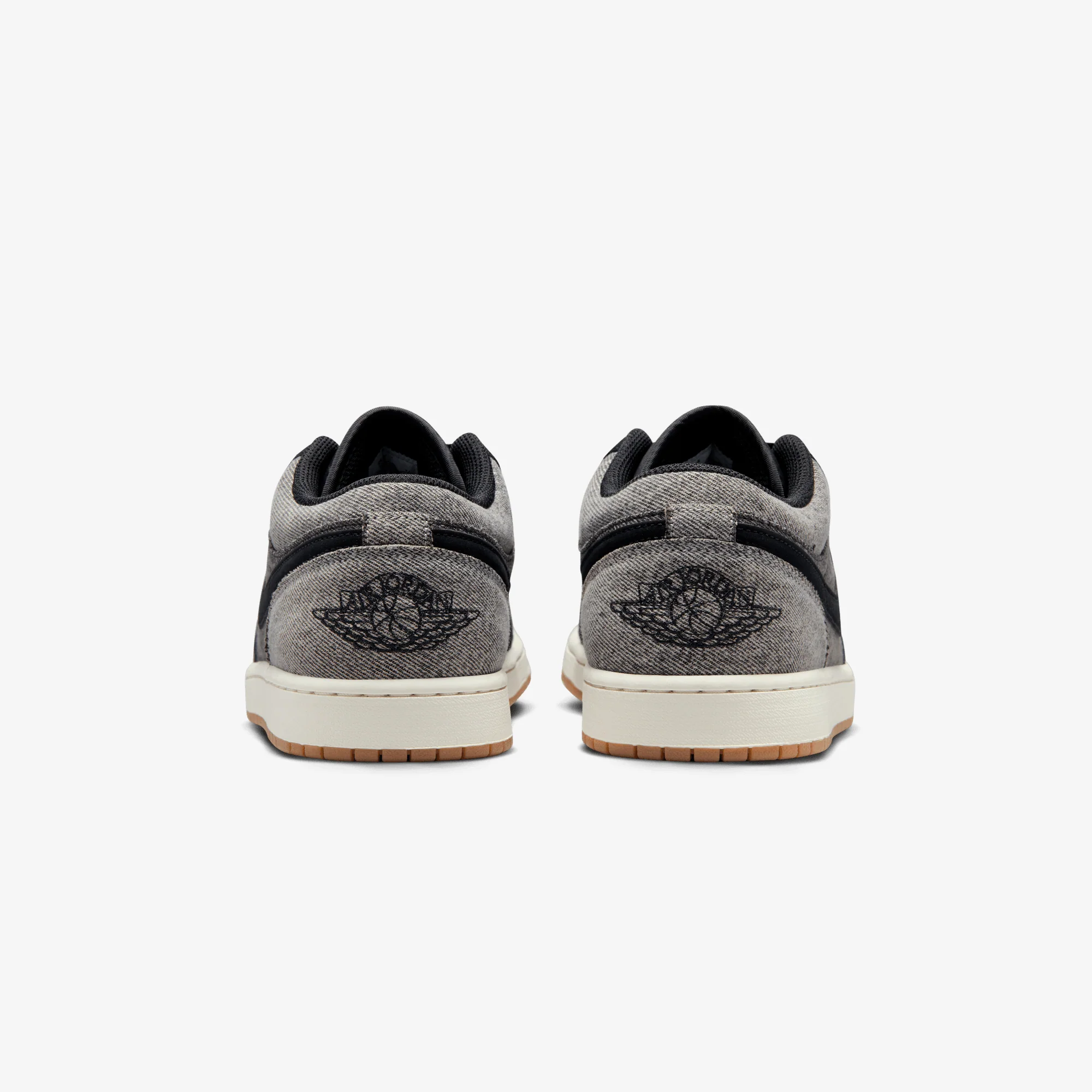 JORDAN | AIR JORDAN 1 LOW { BLACK/BLACK-LT SMOKE GREY-SAIL - Image 4