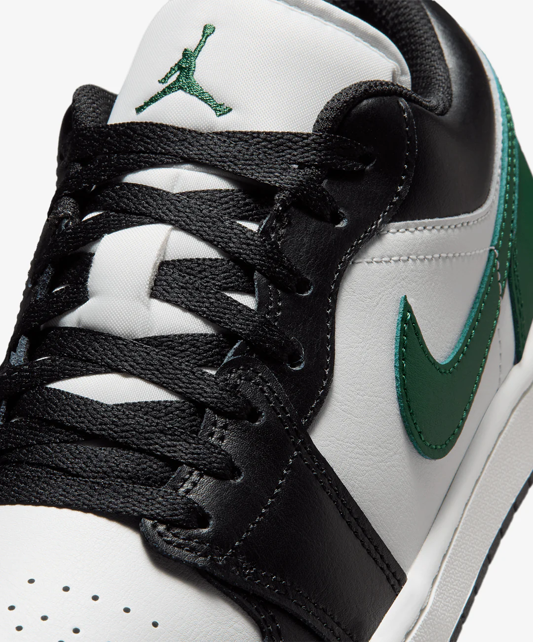 JORDAN | AIR JORDAN 1 LOW { BLACK/SUMMIT WHITE-GORGE GREEN - Image 5