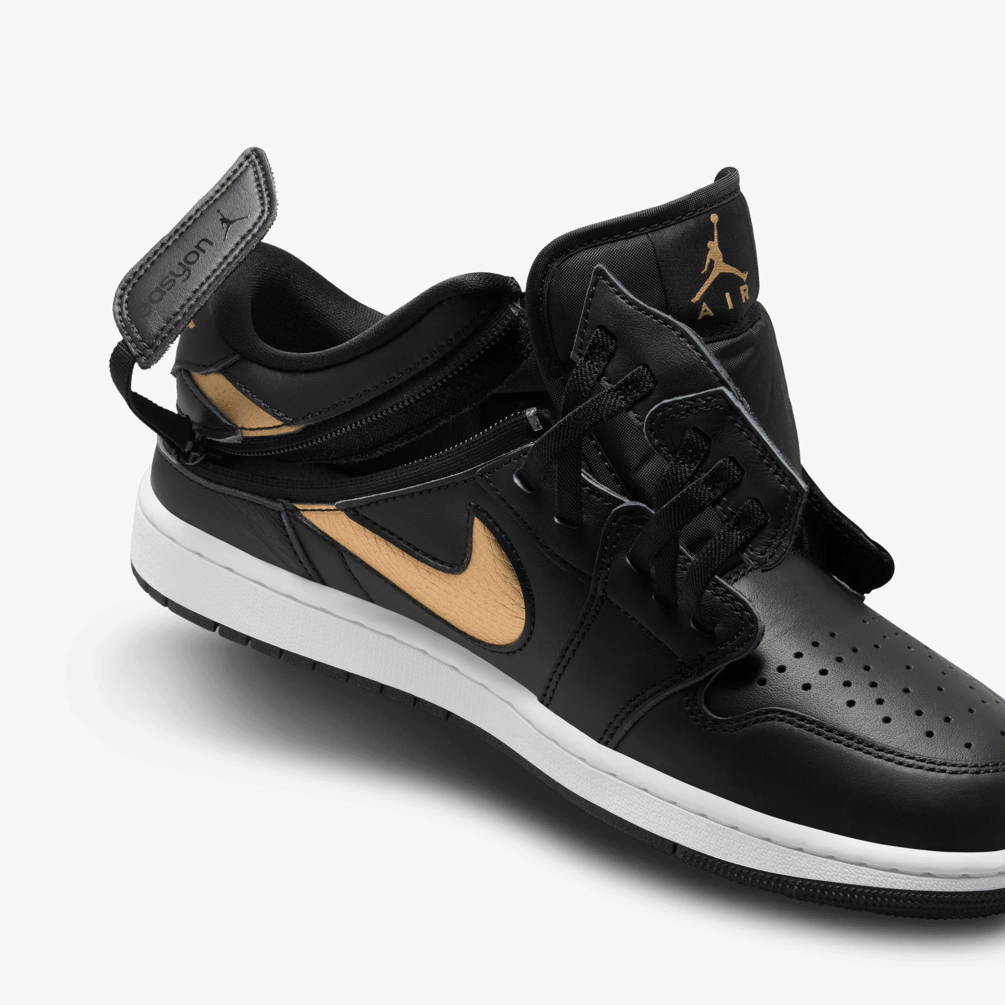 JORDAN | AIR JORDAN 1 LOW EASYON { BLACK/METALLIC GOLD-WHITE - Image 5