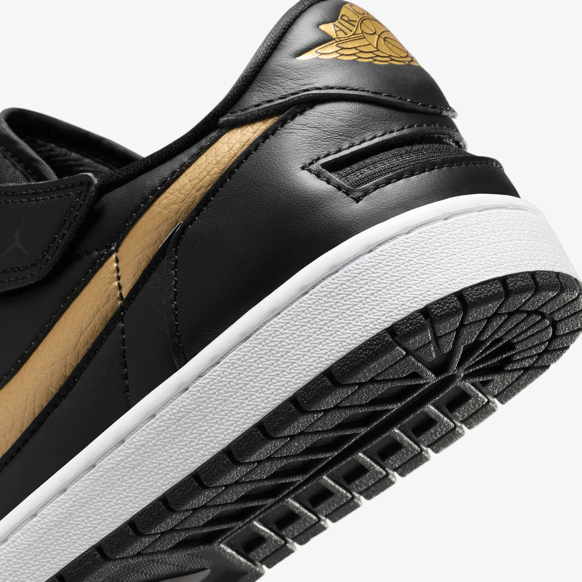 JORDAN | AIR JORDAN 1 LOW EASYON { BLACK/METALLIC GOLD-WHITE - Image 6