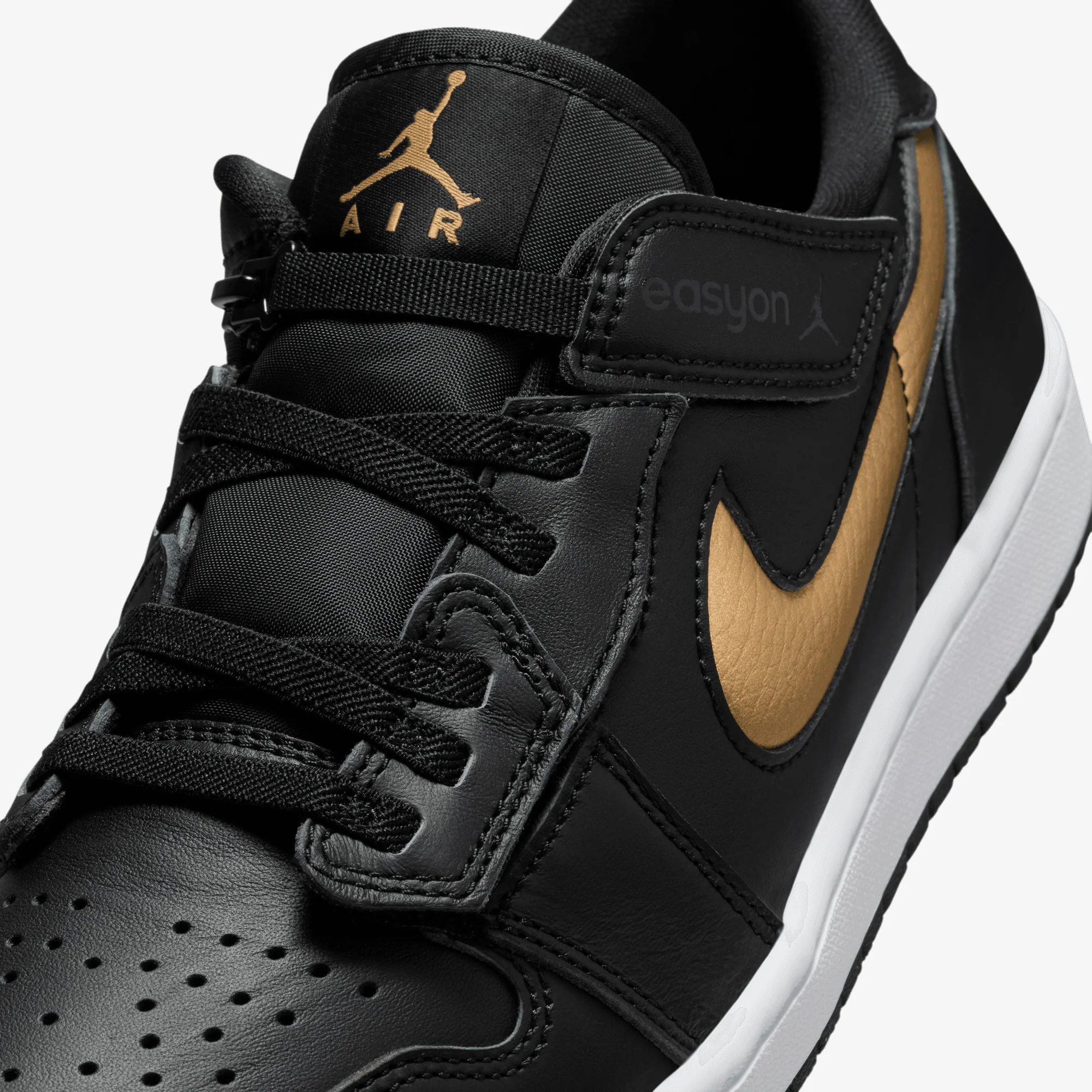 JORDAN | AIR JORDAN 1 LOW EASYON { BLACK/METALLIC GOLD-WHITE - Image 7