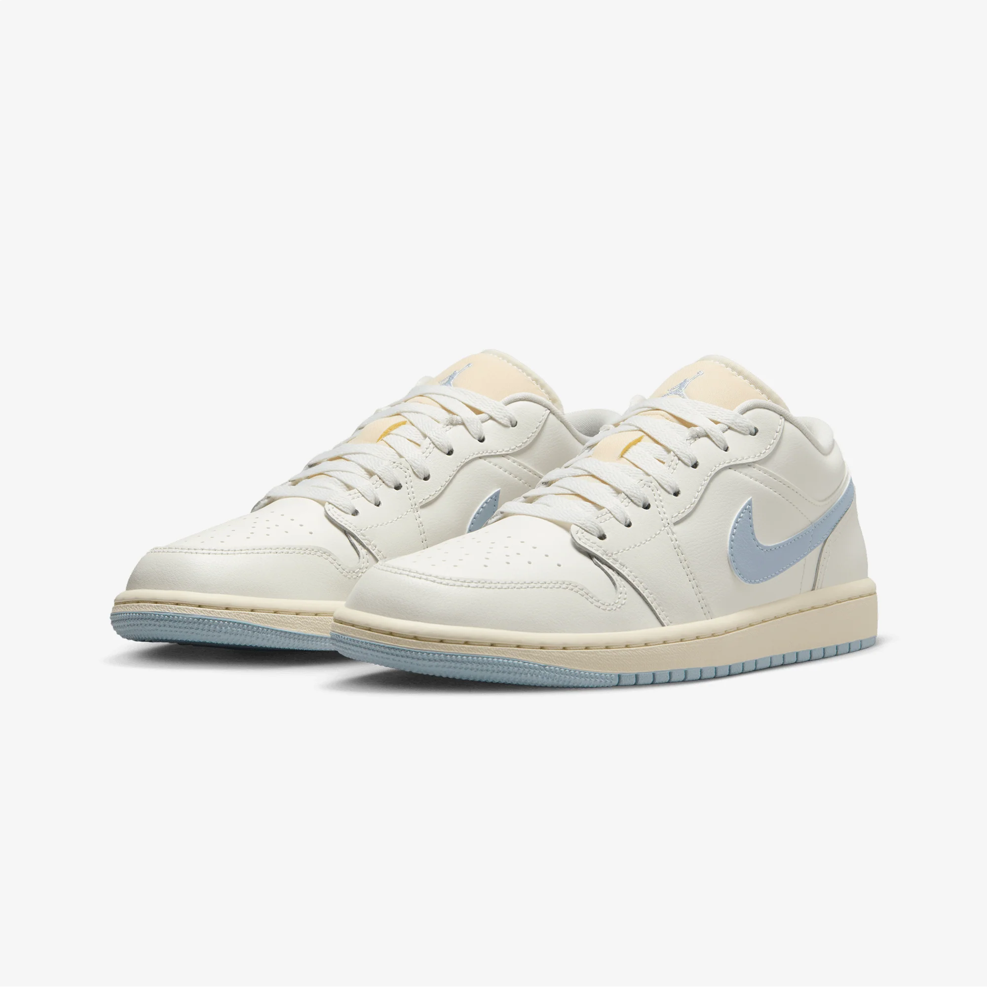 JORDAN | AIR JORDAN 1 LOW { SAIL/GHOST-COCONUT MILK - Image 3