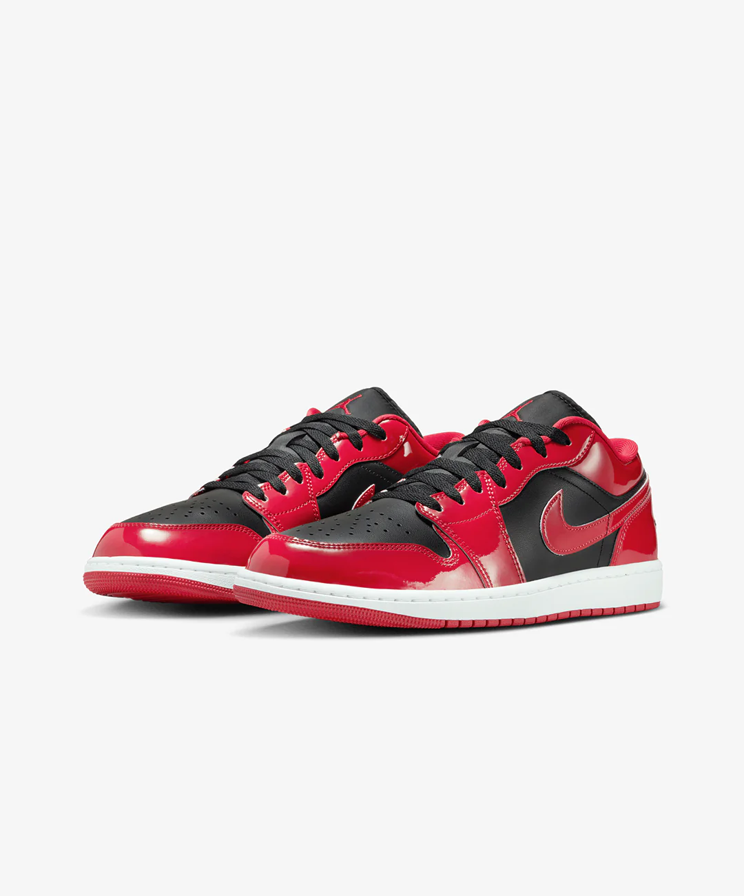 JORDAN | AIR JORDAN 1 LOW SE { BLACK/VARSITY RED-WHITE - Image 3