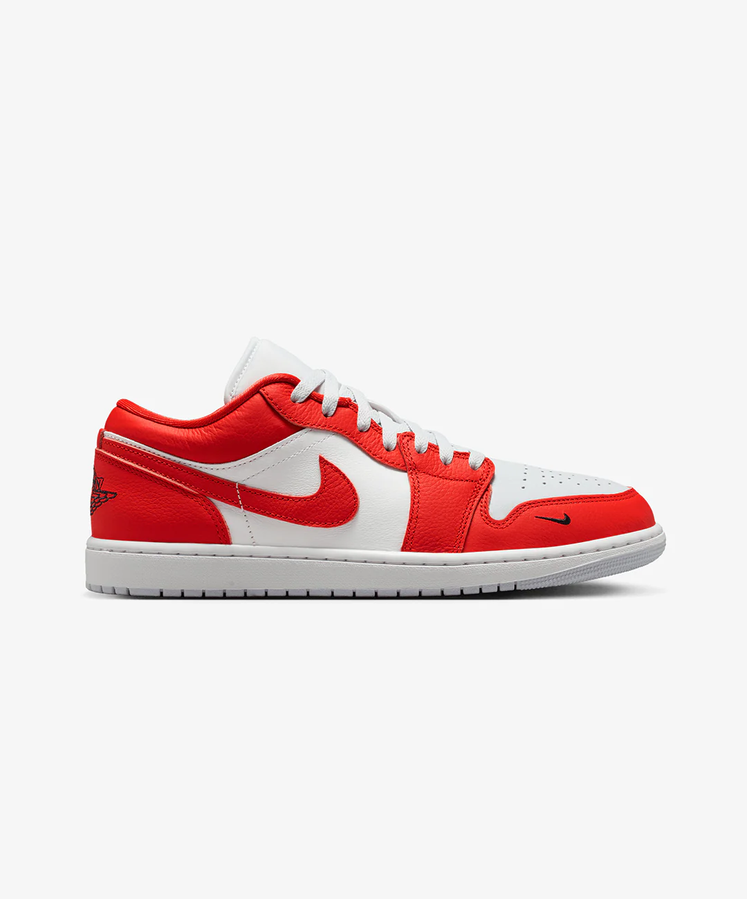 JORDAN | AIR JORDAN 1 LOW SE { CHILE RED/BLACK-SUMMIT WHITE