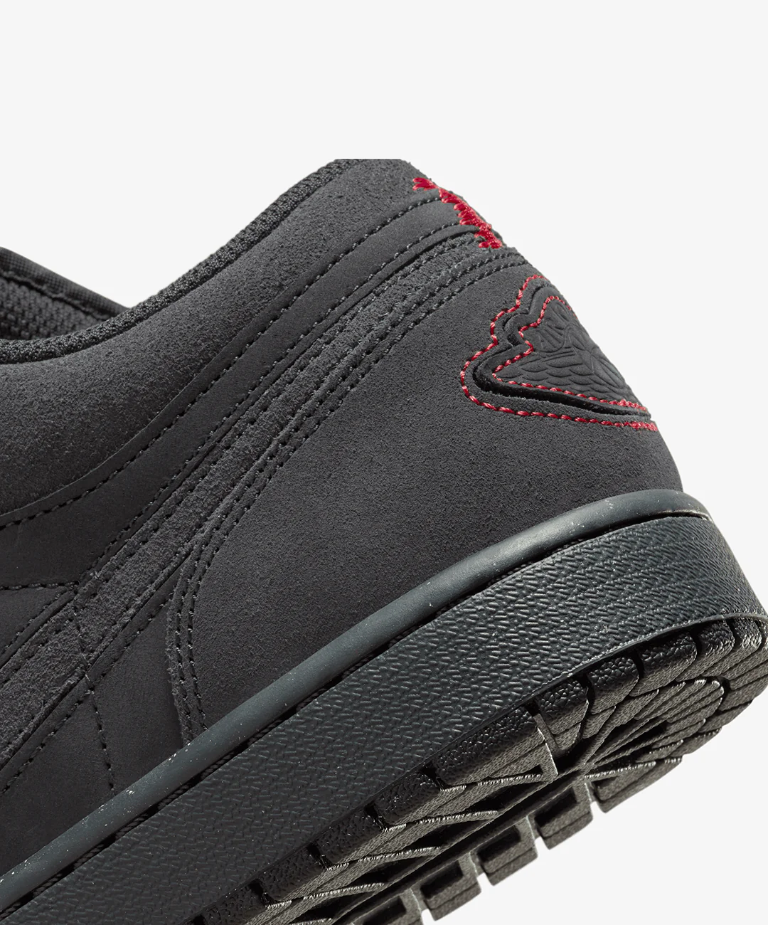 JORDAN | AIR JORDAN 1 LOW SE CRAFT { DK SMOKE GREY/BLACK-VARSITY RED - Image 6