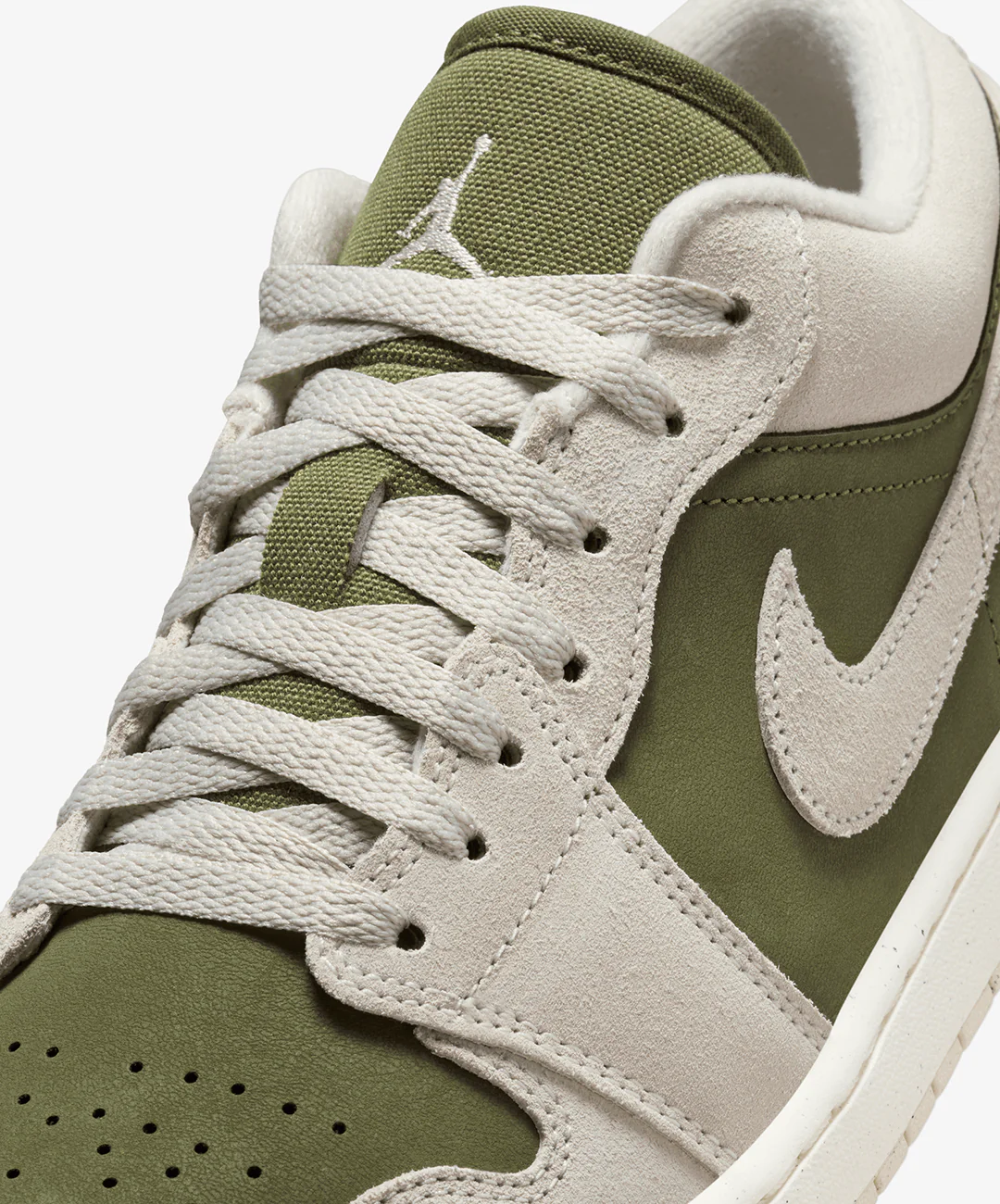 JORDAN | AIR JORDAN 1 LOW SE { MEDIUM OLIVE/LT OREWOOD BRN-SAIL - Image 5