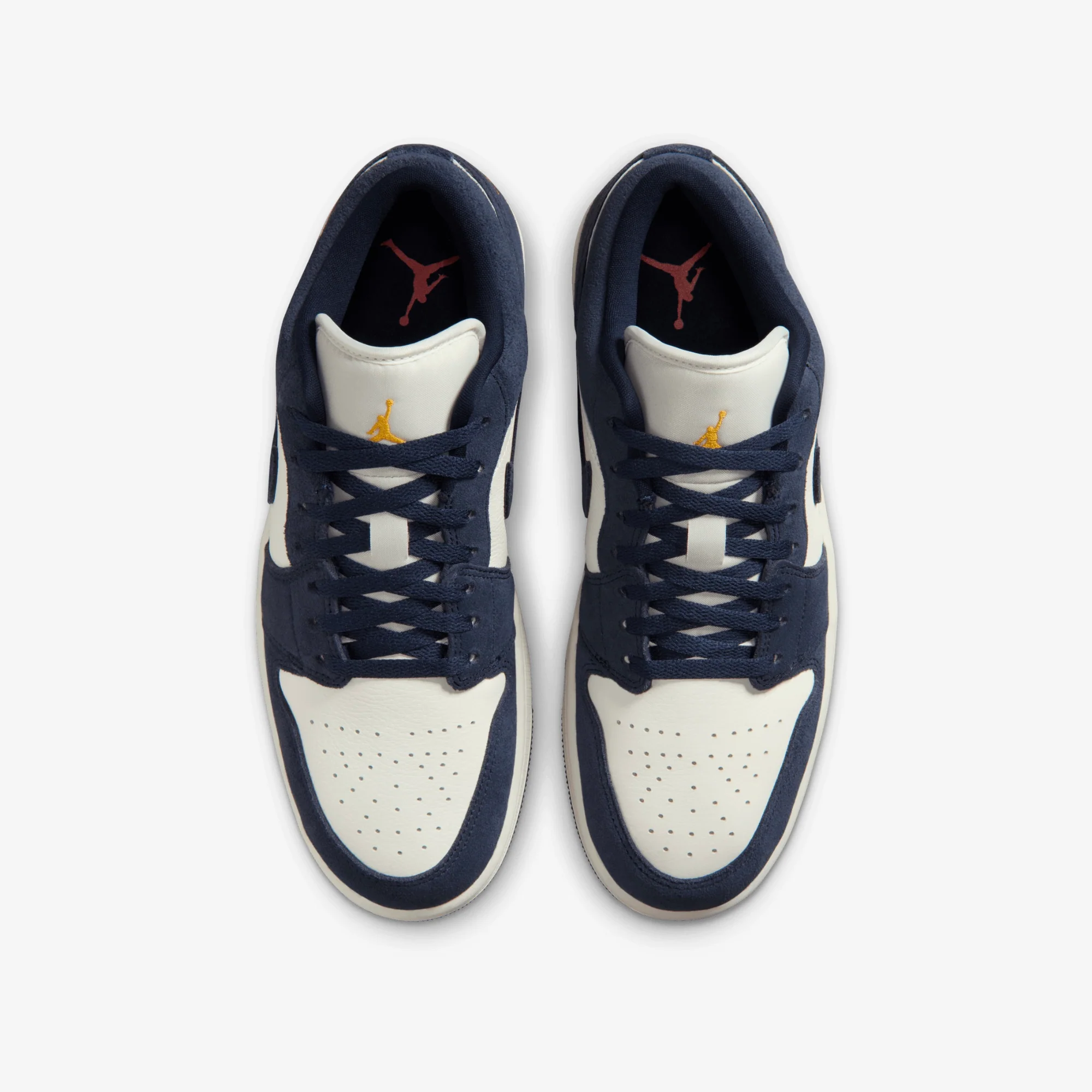 Jordan | AIR JORDAN 1 LOW SE { OBSIDIAN/UNIVERSITY GOLD/CHILE RED/OBSIDIAN - Image 2