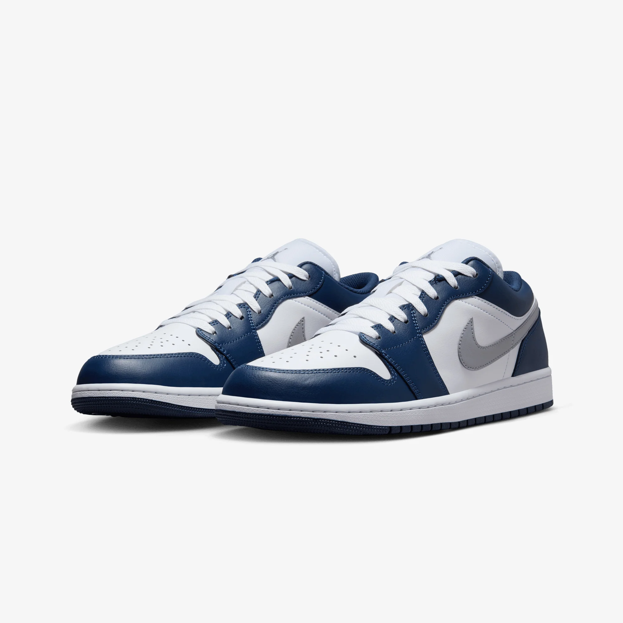 JORDAN | AIR JORDAN 1 LOW { WHITE/WOLF GREY-MIDNIGHT NAVY - Image 3