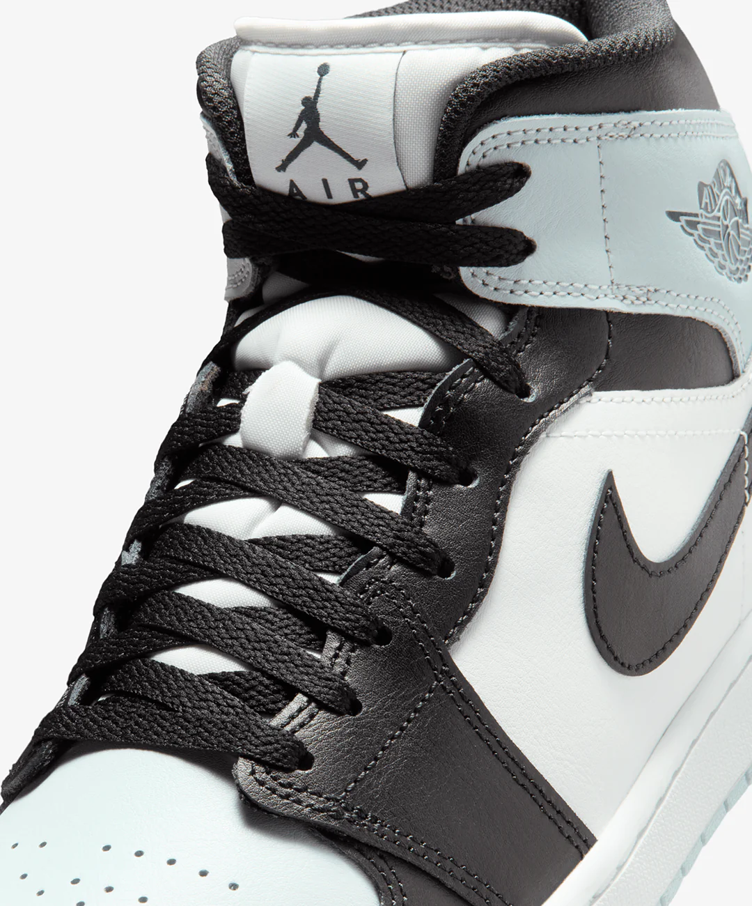 JORDAN | AIR JORDAN 1 MID { BLACK/SQUADRON BLUE-AURA-WHITE - Image 5
