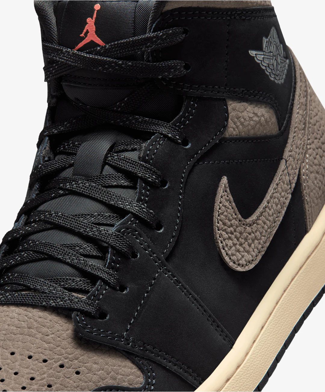 JORDAN | AIR JORDAN 1 MID SE { BLACK/OLIVE GREY-LT WILD MANGO - Image 5
