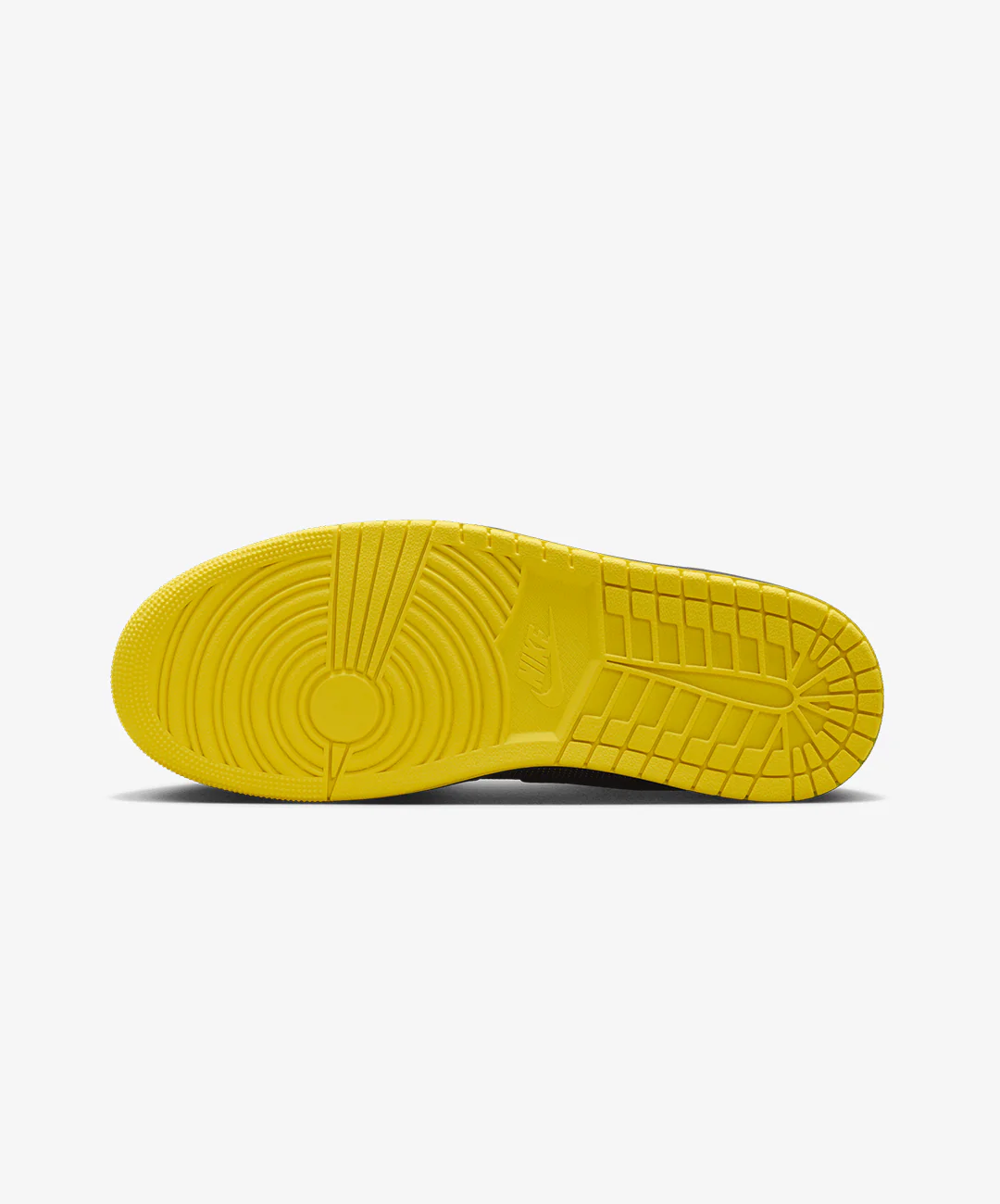 JORDAN | AIR JORDAN 1 MID SE { BLACK/SILVER-OPTI YELLOW - Image 7