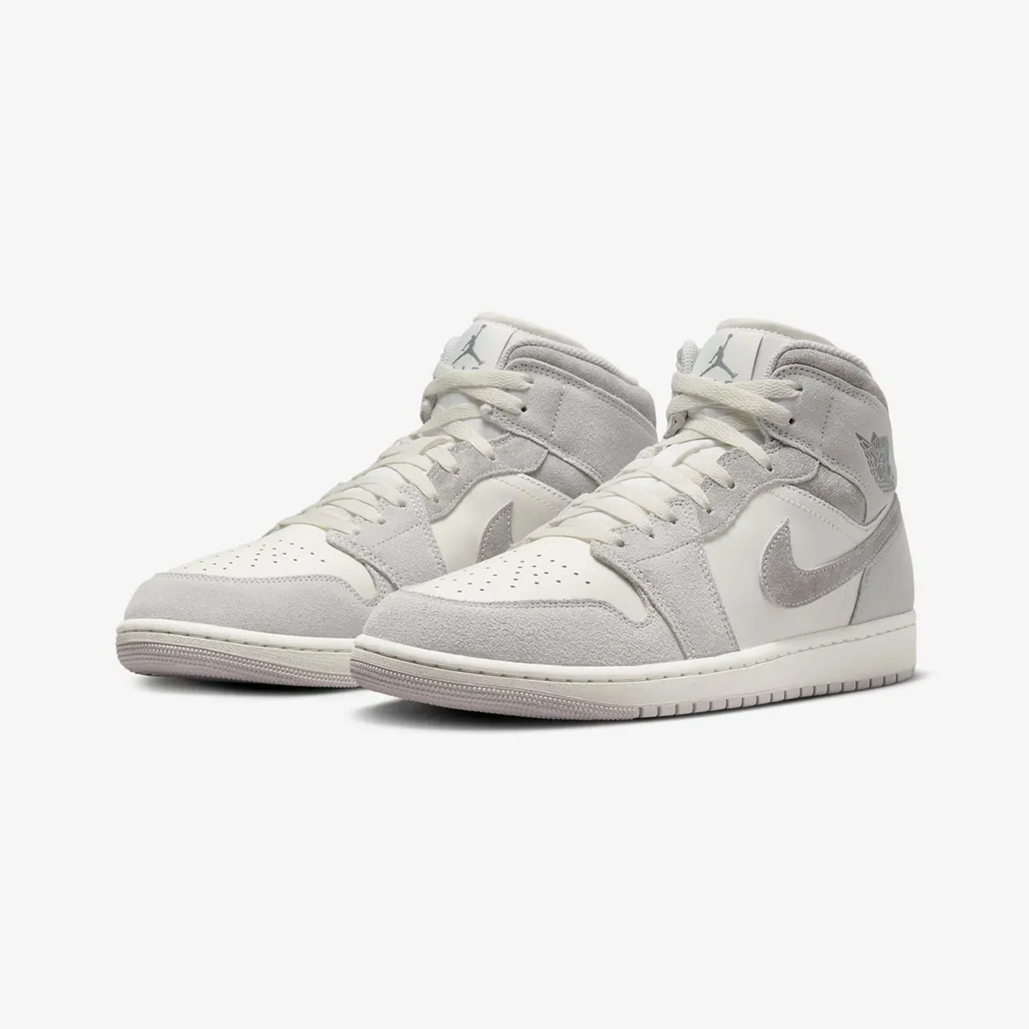 JORDAN | AIR JORDAN 1 MID SE { NEUTRAL GREY/SMOKE GREY-SAIL - Image 2