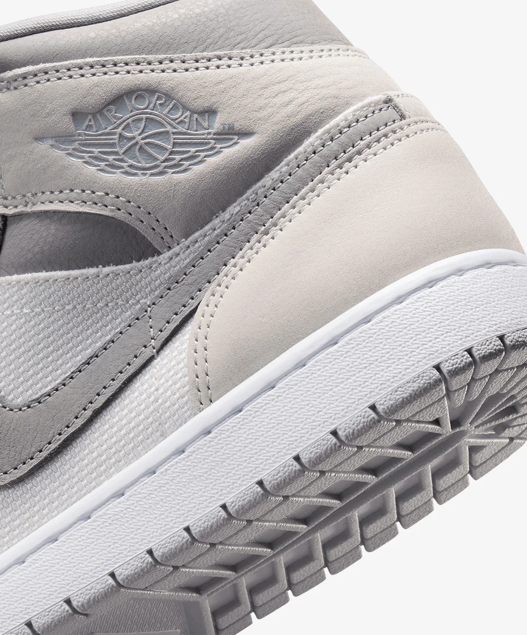 JORDAN | AIR JORDAN 1 MID SE { SUMMIT WHITE/LT SMOKE GREY-PHANTOM-SAIL - Image 5