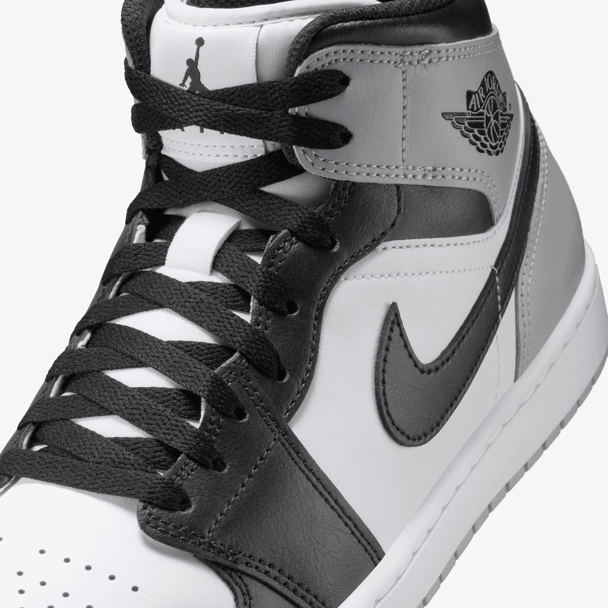 JORDAN | AIR JORDAN 1 MID { WHITE/BLACK-LT SMOKE GREY - Image 5