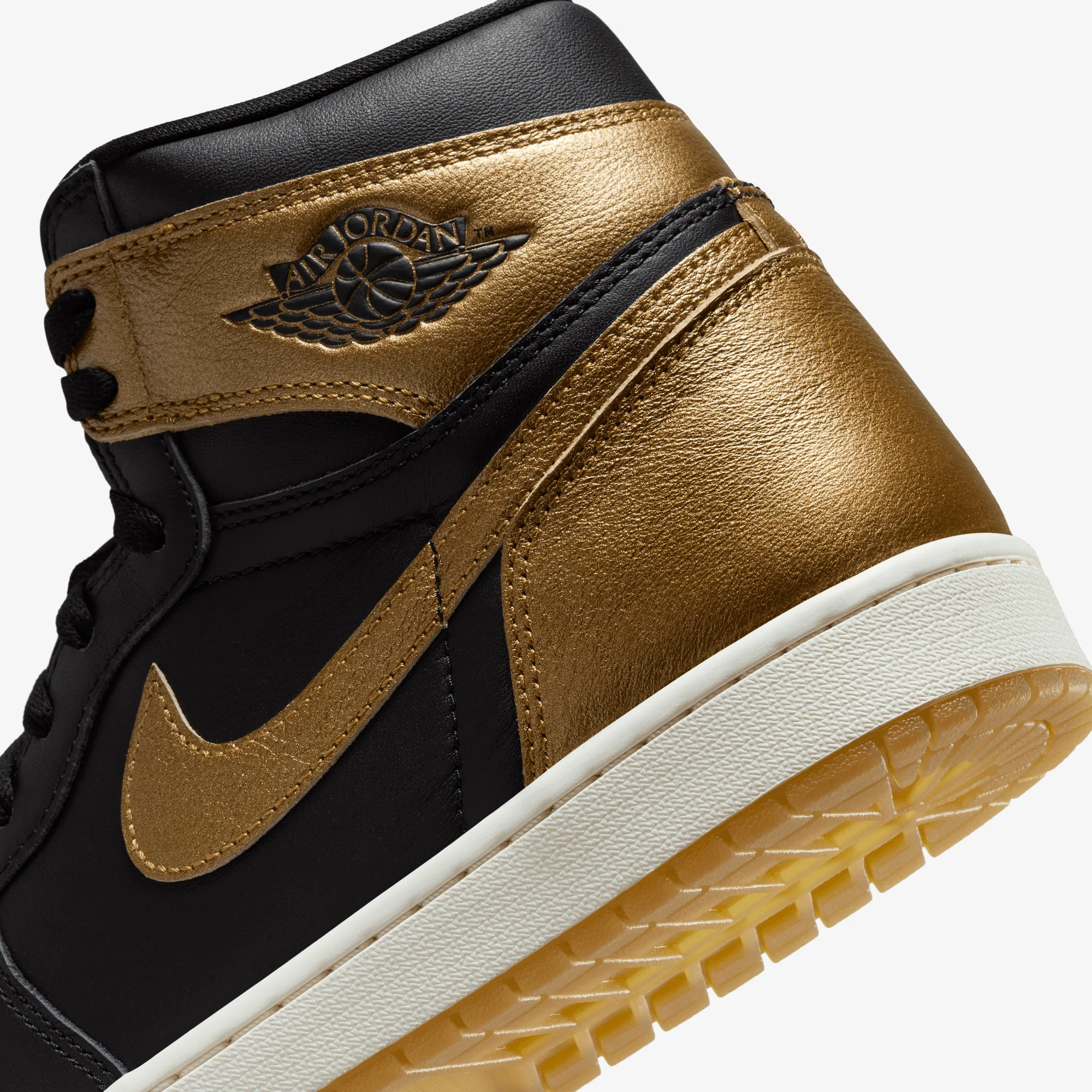 JORDAN | AIR JORDAN 1 RETRO HIGH OG { "BLACK/GOLD" - Image 5