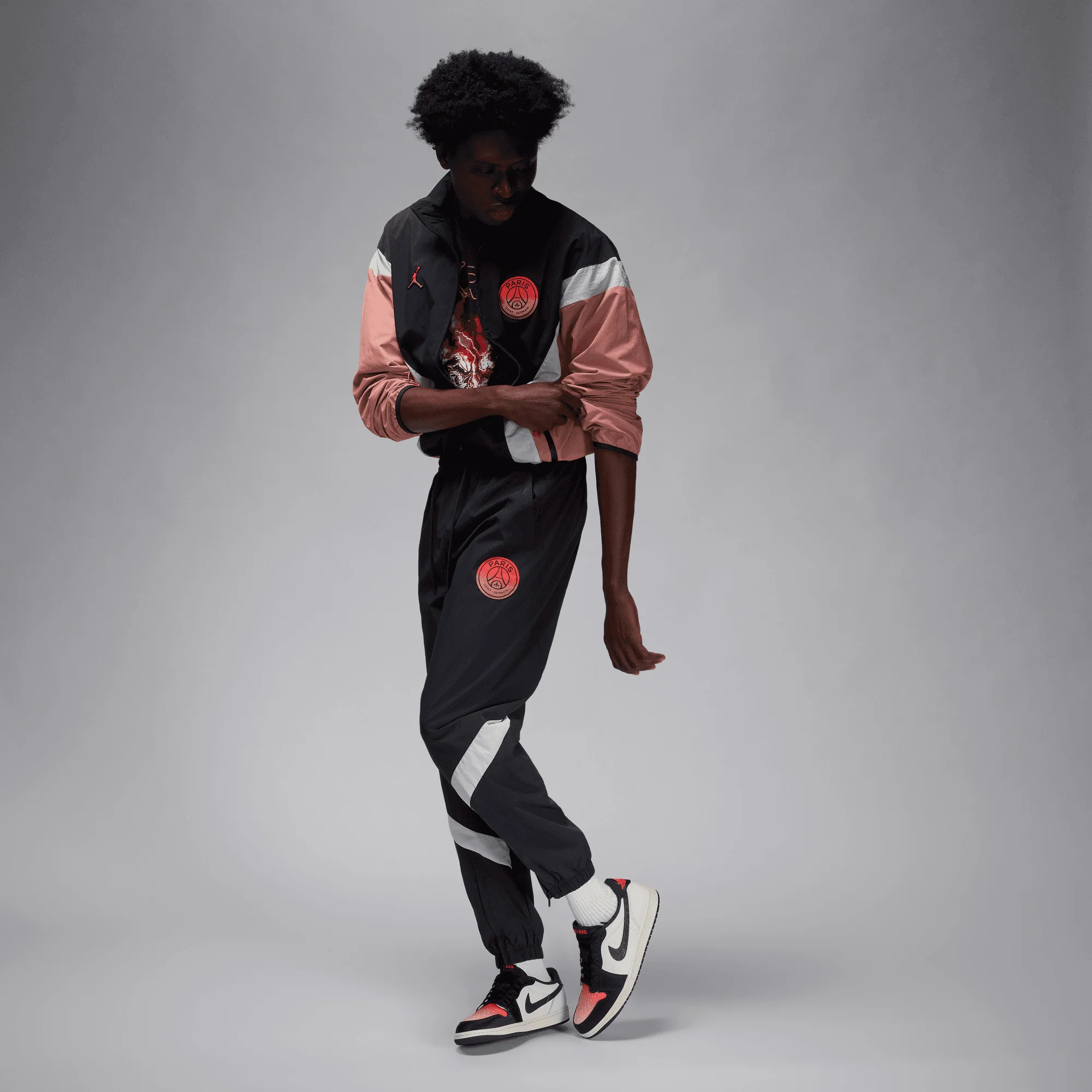 JORDAN | AIR JORDAN 1 RETRO LOW PARIS SAINT-GERMAIN { SAIL/OFF NOIR-INFRARED 23-PINK OXFORD - Image 8
