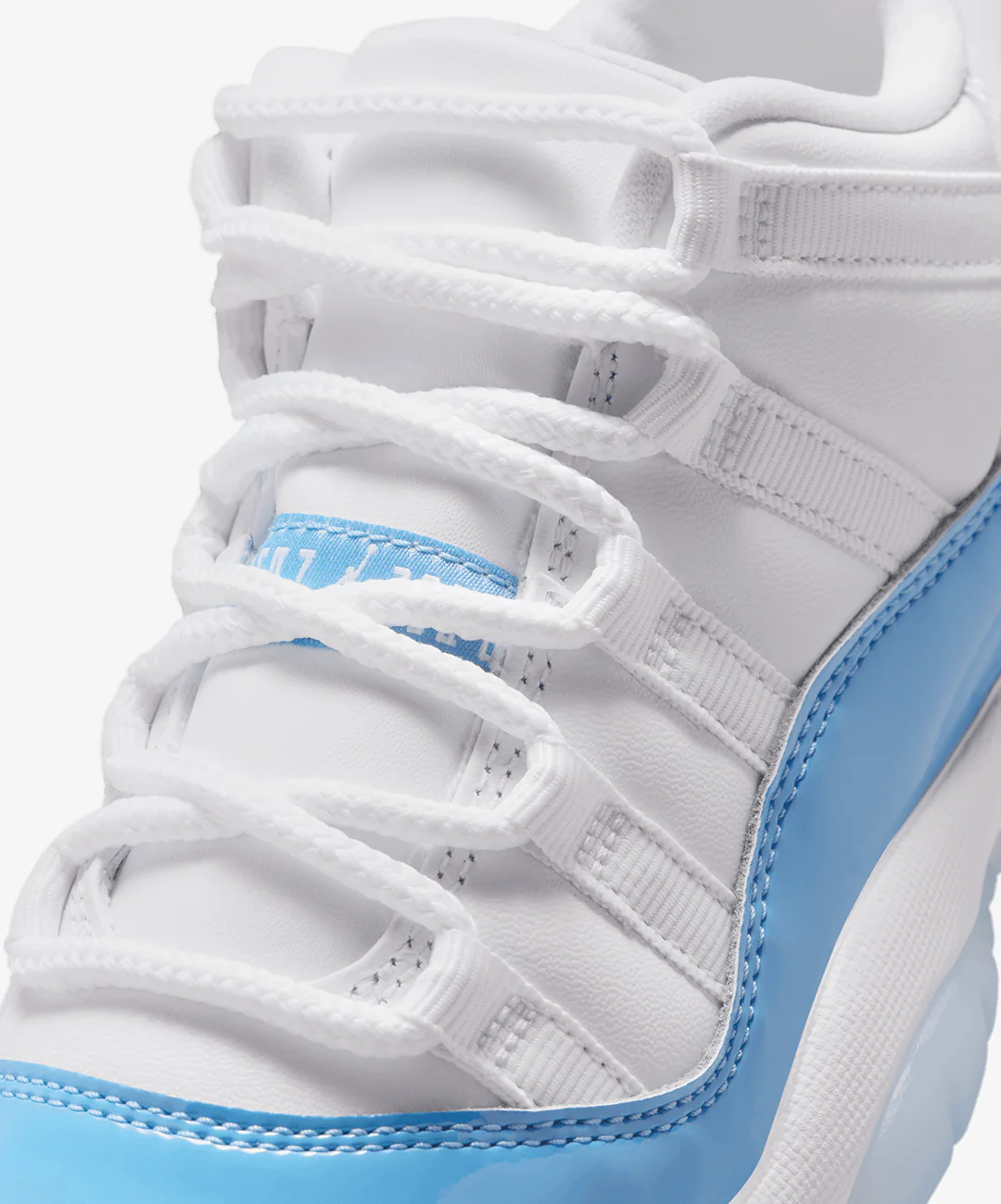 JORDAN | AIR JORDAN 11 RETRO LOW "UNIVERSITY BLUE" (GS) { WHITE/BLACK/UNIVERSITY BLUE - Image 4