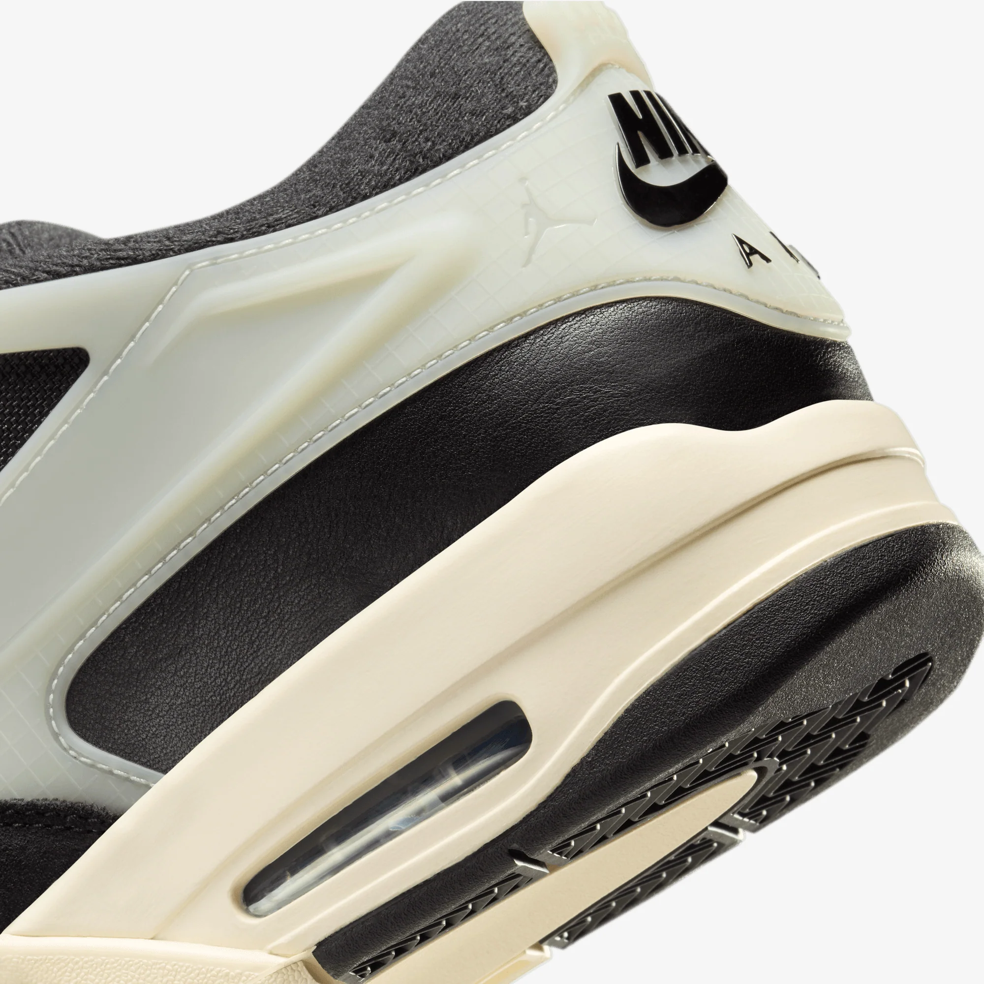 Jordan | AIR JORDAN 4 RM { BLACK/GYM RED-SAIL-COCONUT MILK - Image 6