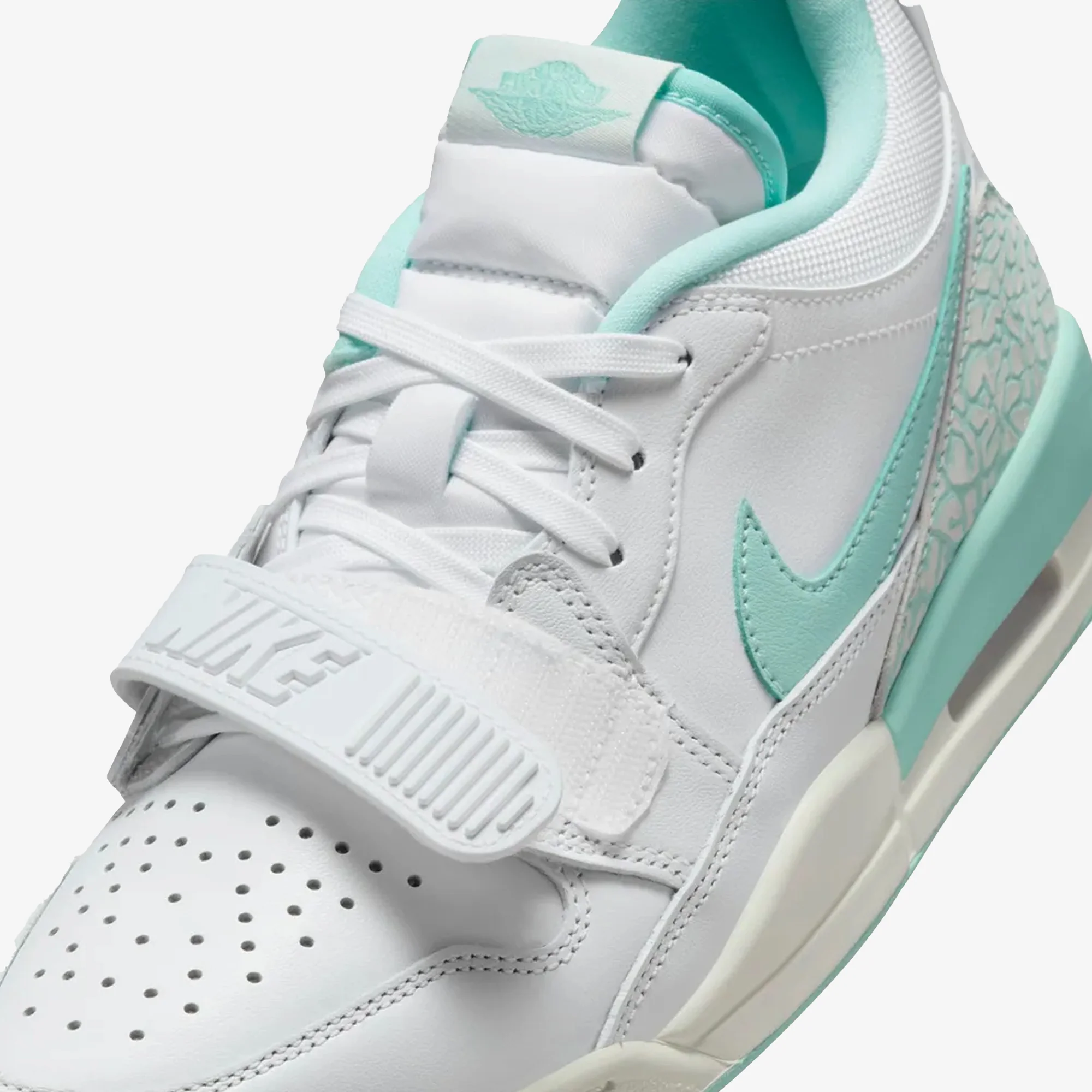 JORDAN | AIR JORDAN LEGACY 312 LOW { WHITE/LIGHT DEW-SAIL - Image 4