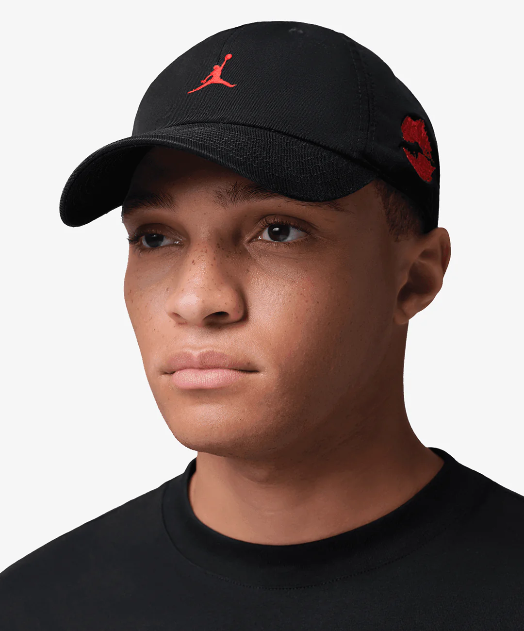 Jordan | CLUB UNSTRUCTURED CAP { BLACK/ CHILE RED - Image 2