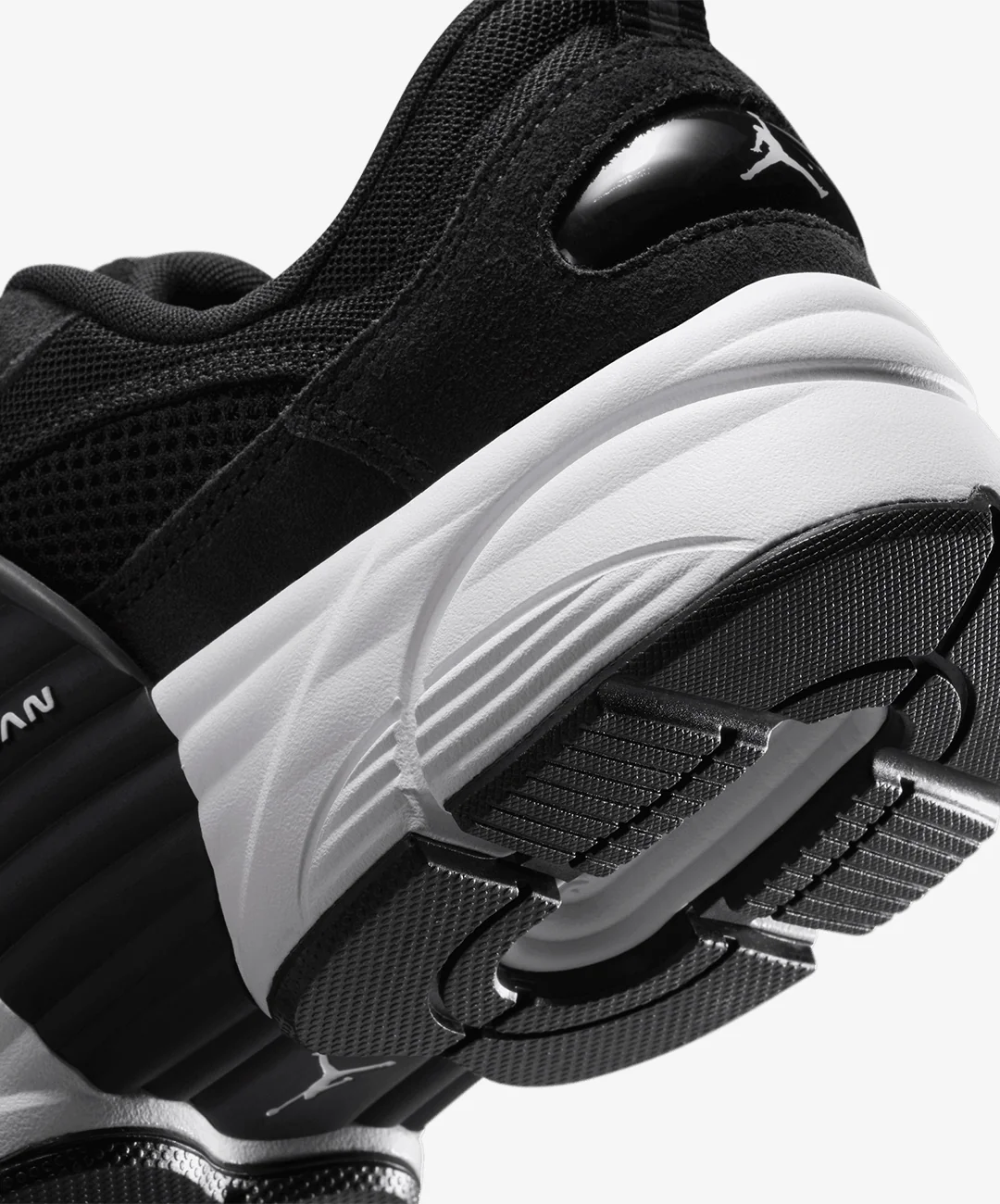 JORDAN | JORDAN TRUNNER O/S { BLACK/WHITE - Image 6