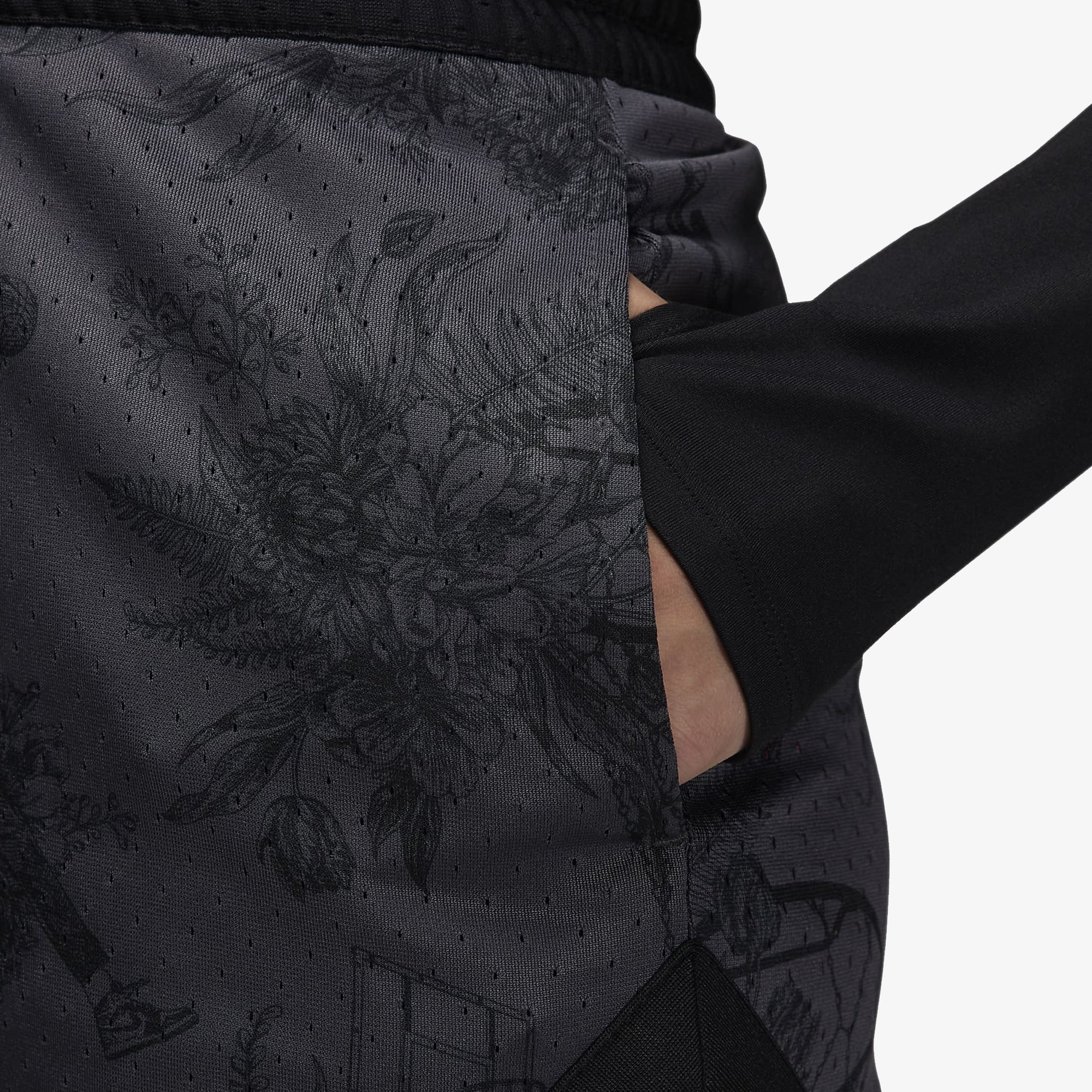 JORDAN | SPORT DRI-FIT PRINTED DIAMOND SHORTS { BLACK/DARK SHADOW/BLACK - Image 3