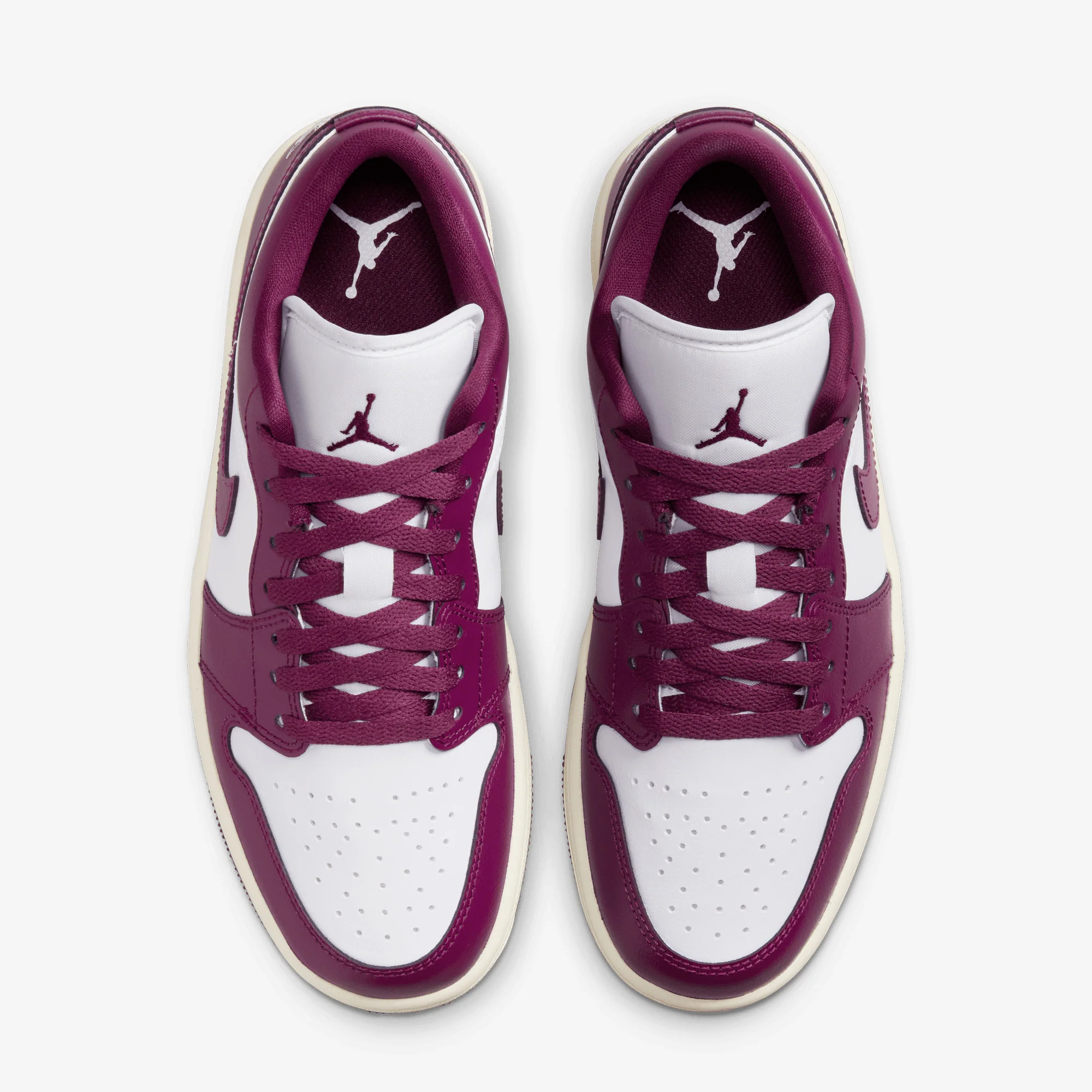 JORDAN | AIR JORDAN 1 LOW { WHITE/BORDEAUX-SAIL - Image 2