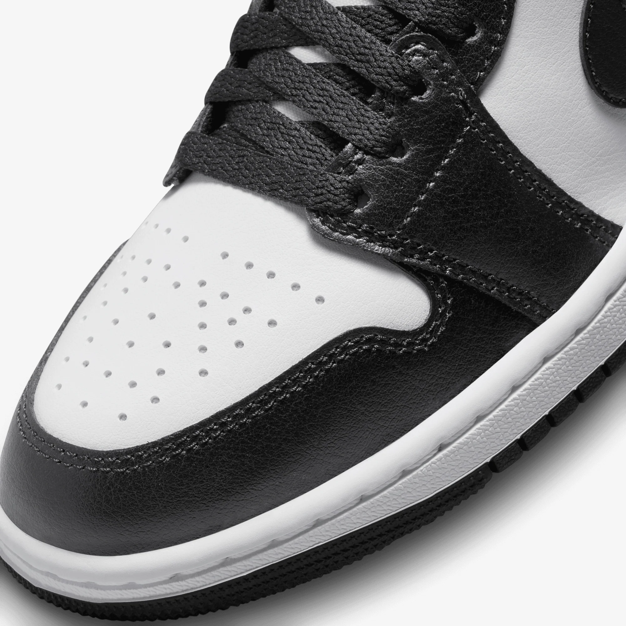 JORDAN | AIR JORDAN 1 MID { WHITE/BLACK-WHITE - Image 5