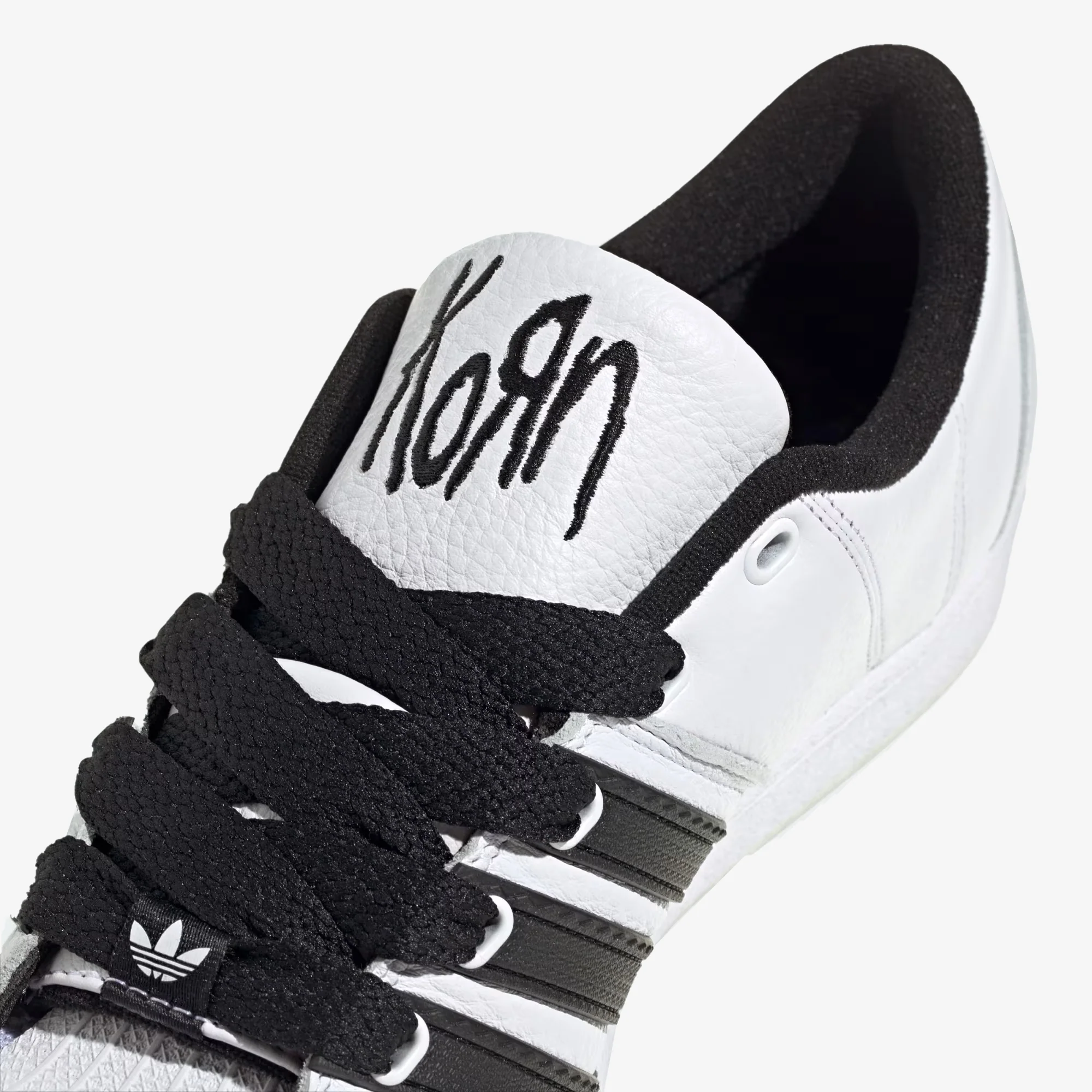 Adidas Originals | KORN SUPERMODIFIED { WHITE/CORE BLACK/RICH PURPLE - Image 4