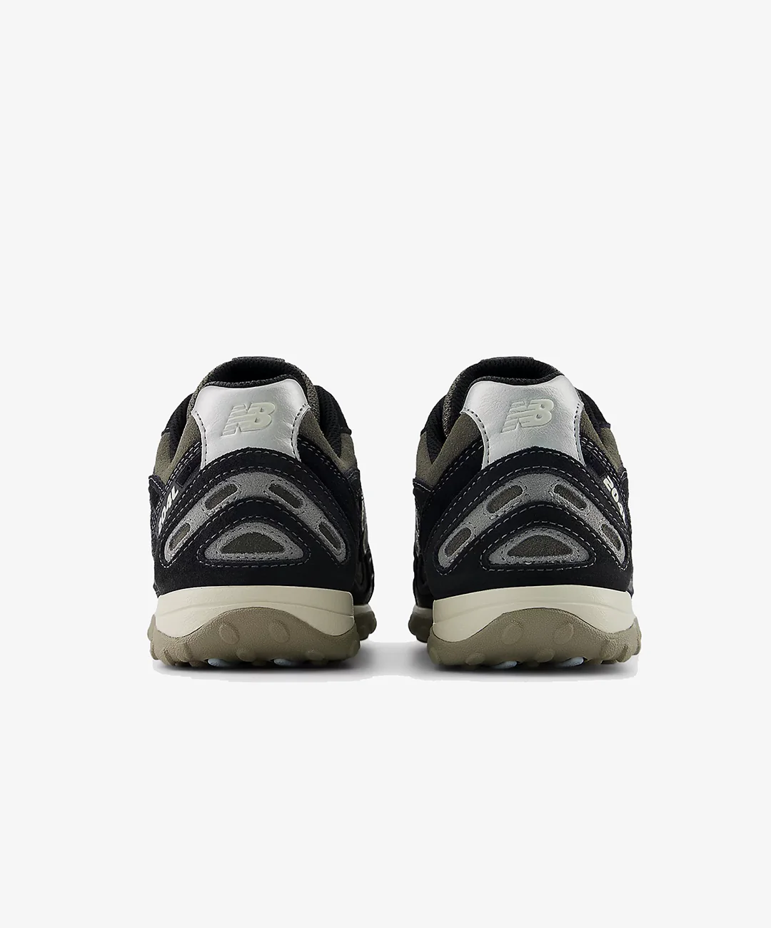 New Balance | 204L { BLACK/MAGNET - Image 4