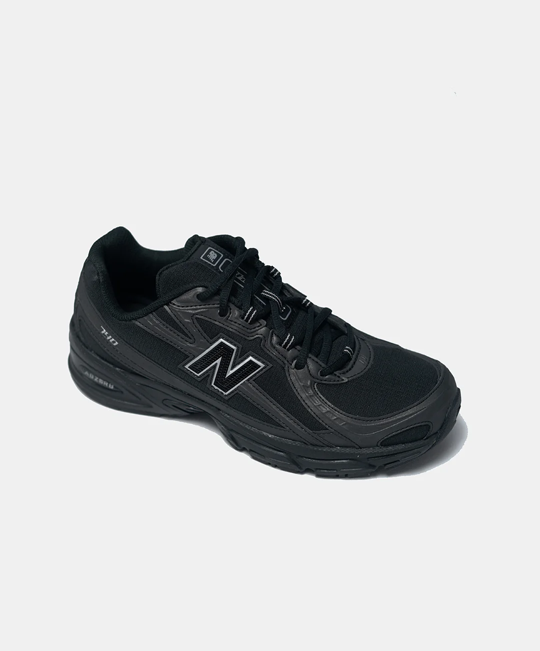 New Balance | 740 { BLACK/BLACK - Image 3