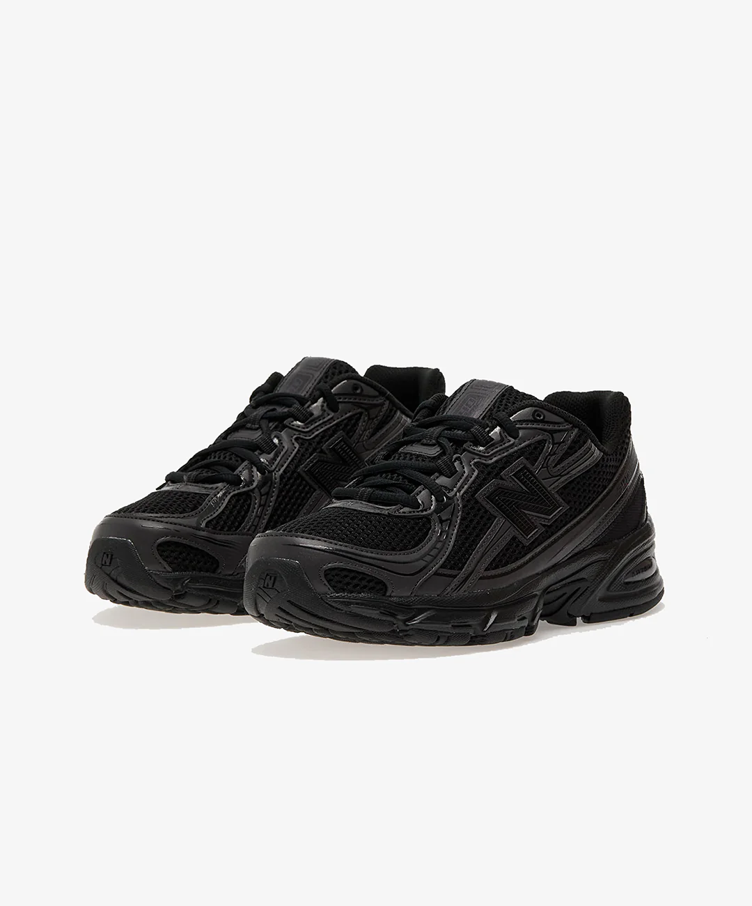 New Balance | 740 { BLACK/BLACK CEMENT - Image 3