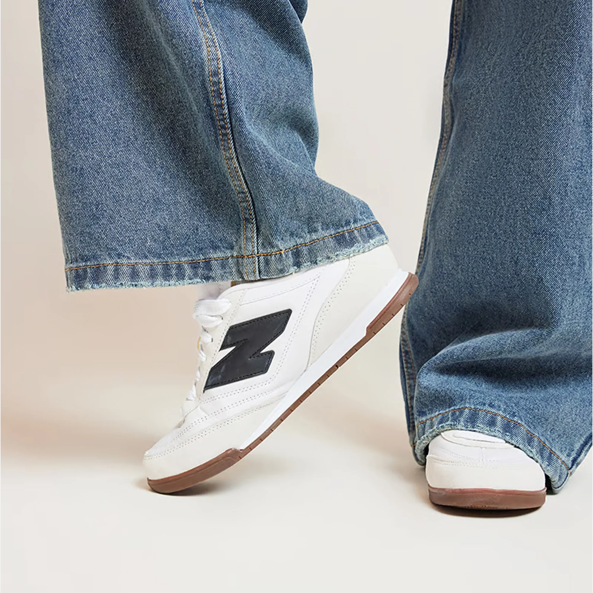 New Balance | RC42 { WHITE/BLACK - Image 9