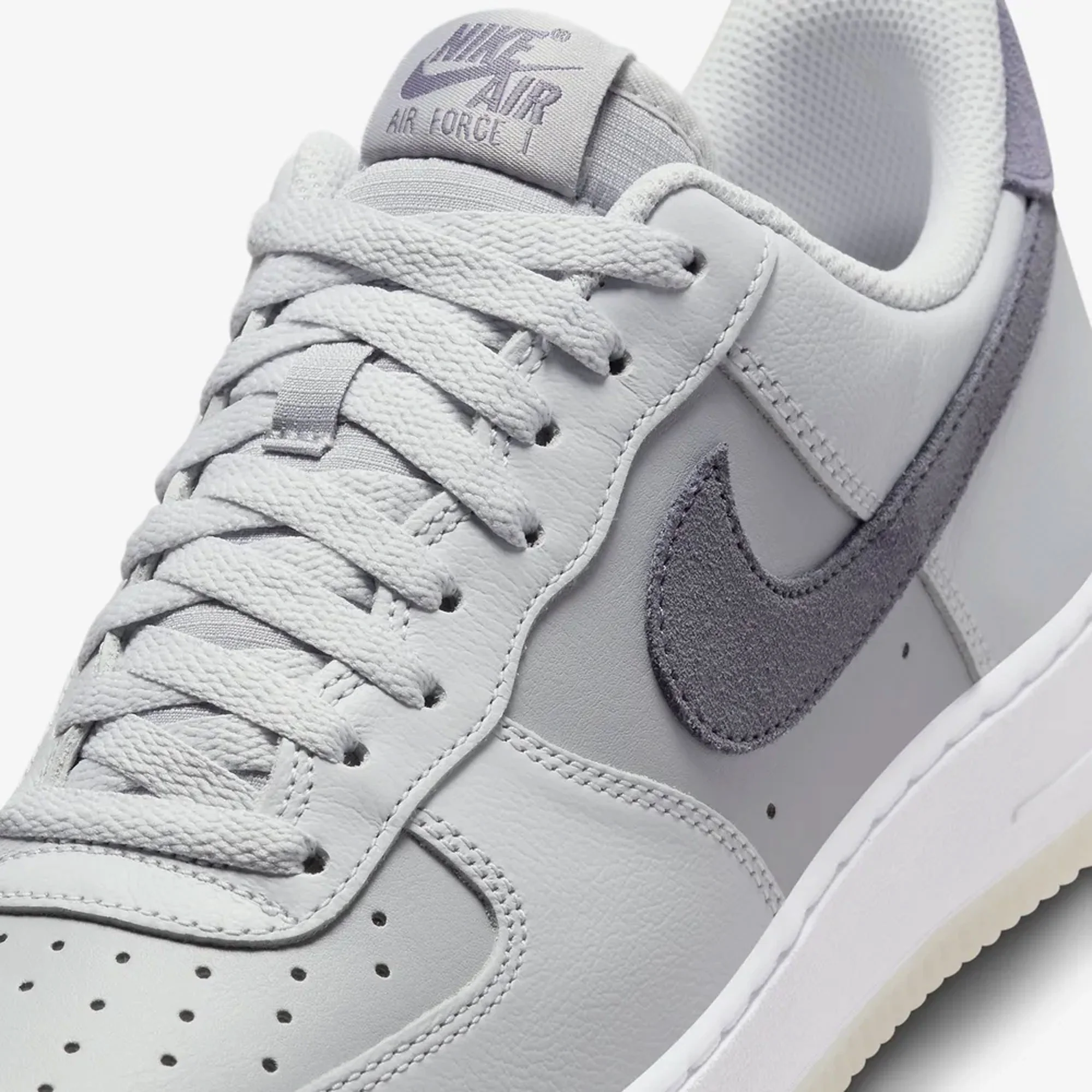 NIKE | AIR FORCE 1 '07 LV8 { PURE PLATINUM/LIGHT CARBON-WOLF GREY - Image 4