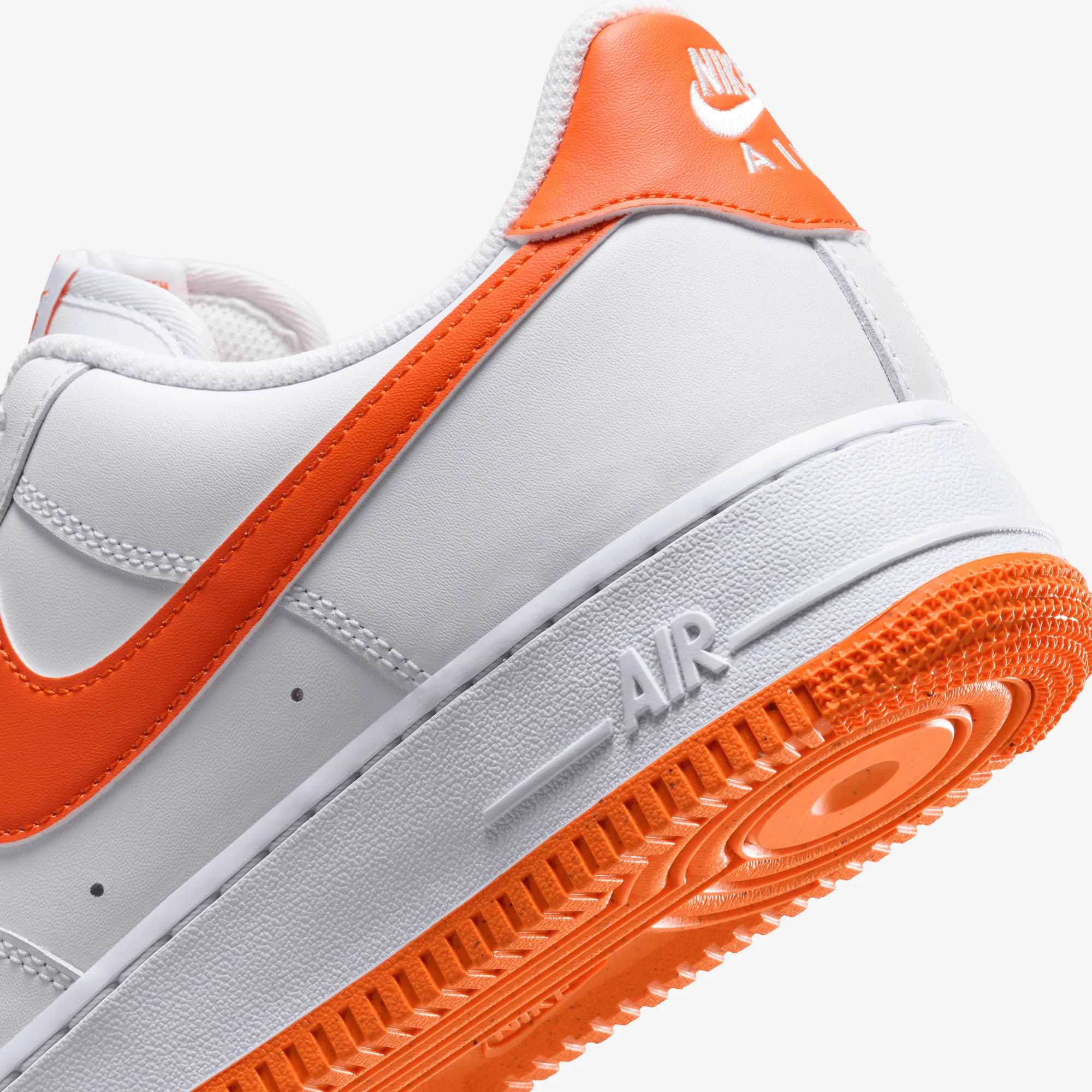 NIKE | AIR FORCE 1 '07 LV8 { WHITE/SAFETY ORANGE-WHITE - Image 5