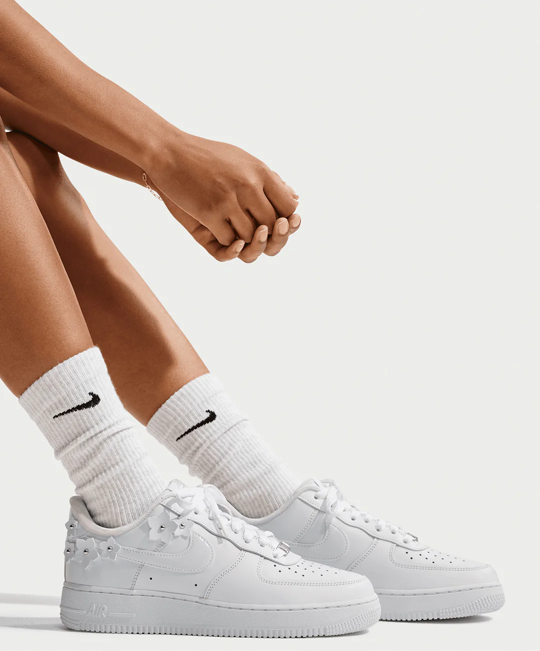 Nike | AIR FORCE 1 '07 { WHITE/WHITE-WOLF GREY-METALLIC SILVER - Image 8