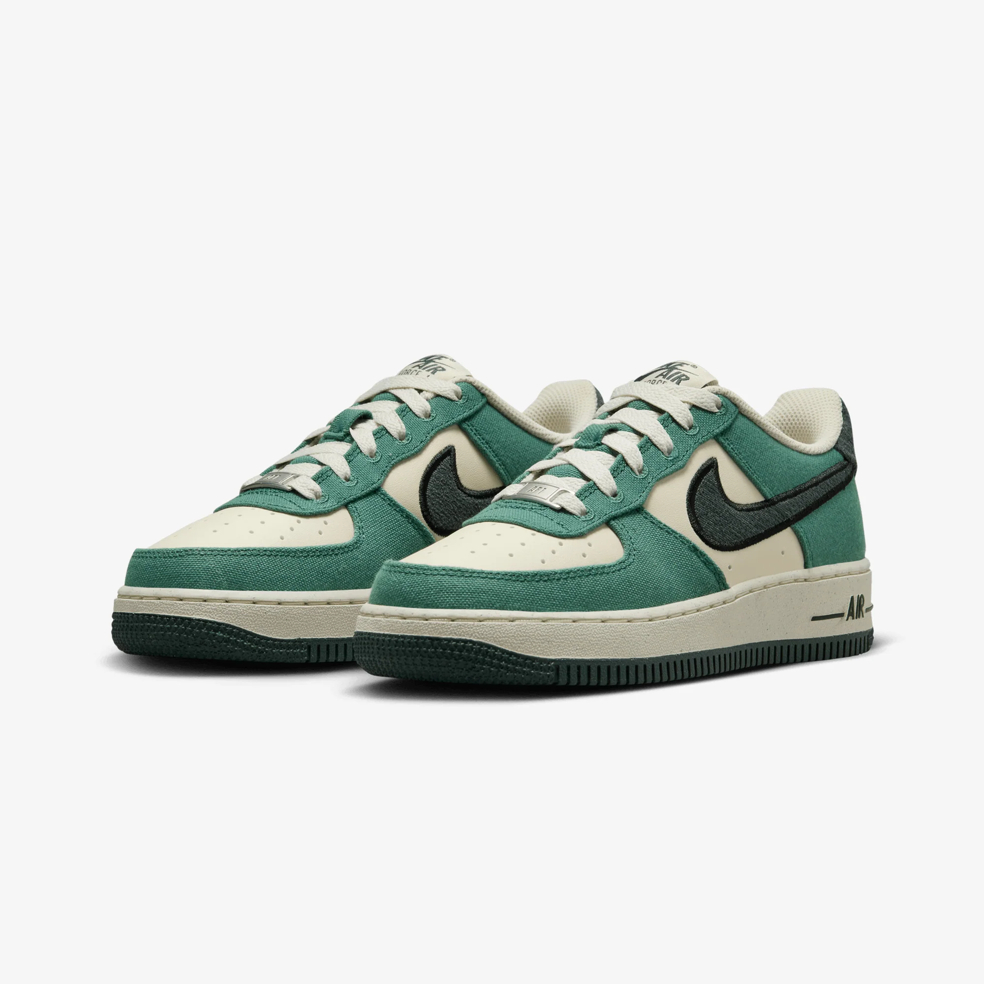 NIKE | AIR FORCE 1 LV8 (GS) { COCONUT MILK/VINTAGE GREEN-BICOASTAL - Image 3